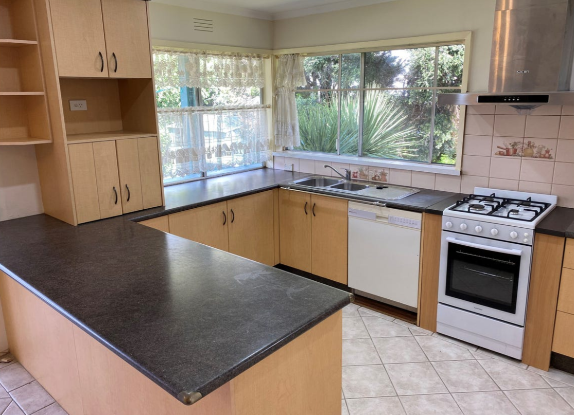 16 Roseville Avenue, Doncaster, VIC 3108, Doncaster - Thumbnail 2