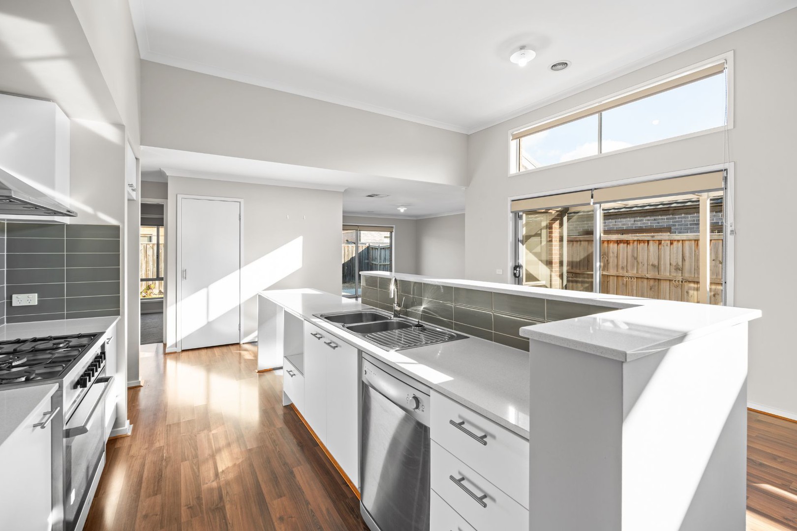 16 Rowling Street, Fraser Rise, VIC 3336, Fraser Rise - Thumbnail 3