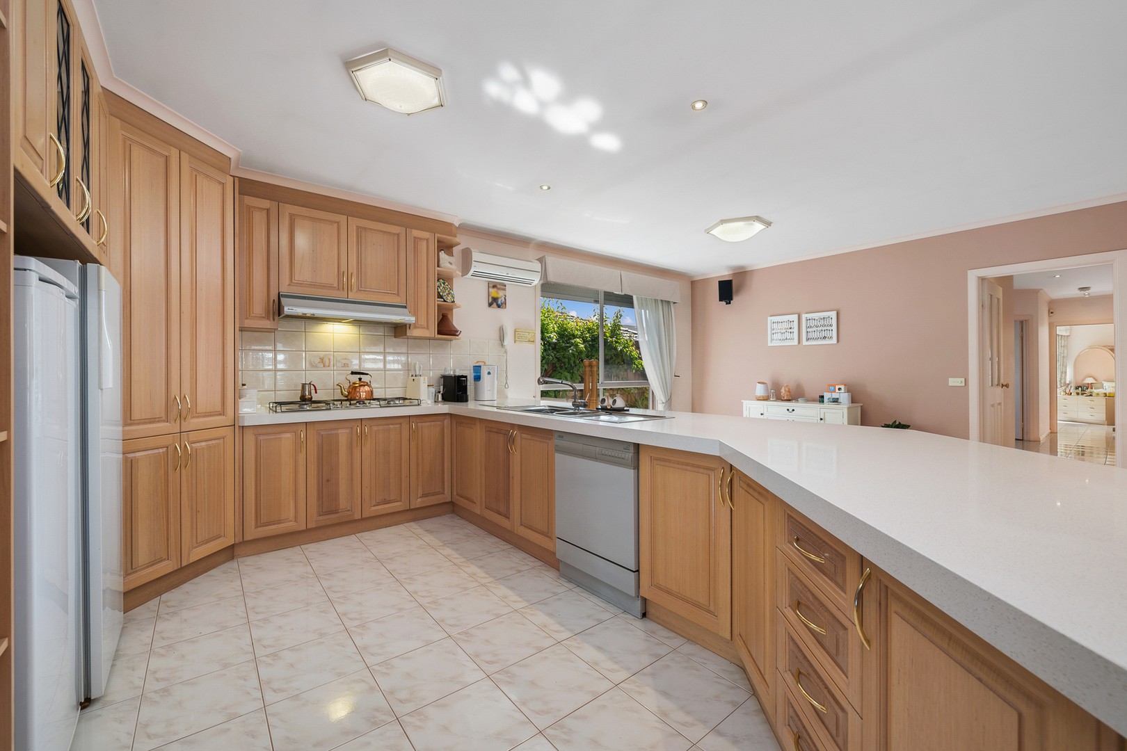 16 Saratoga Crescent, Keilor Downs, VIC 3038, Keilor Downs - Thumbnail 4