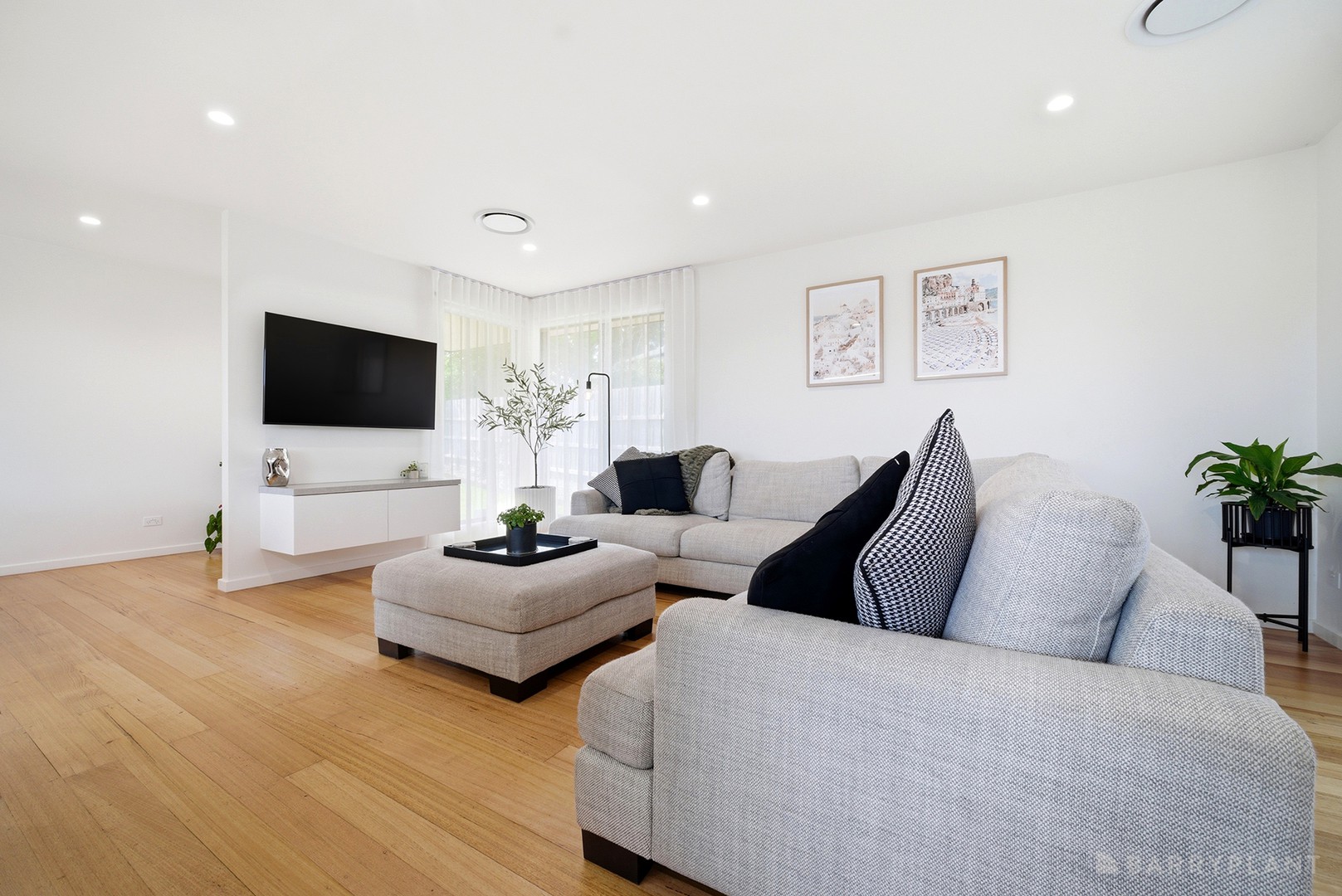 16 Silverton Drive, Noble Park North, VIC 3174 - Thumbnail 2 - 30/04/2026
