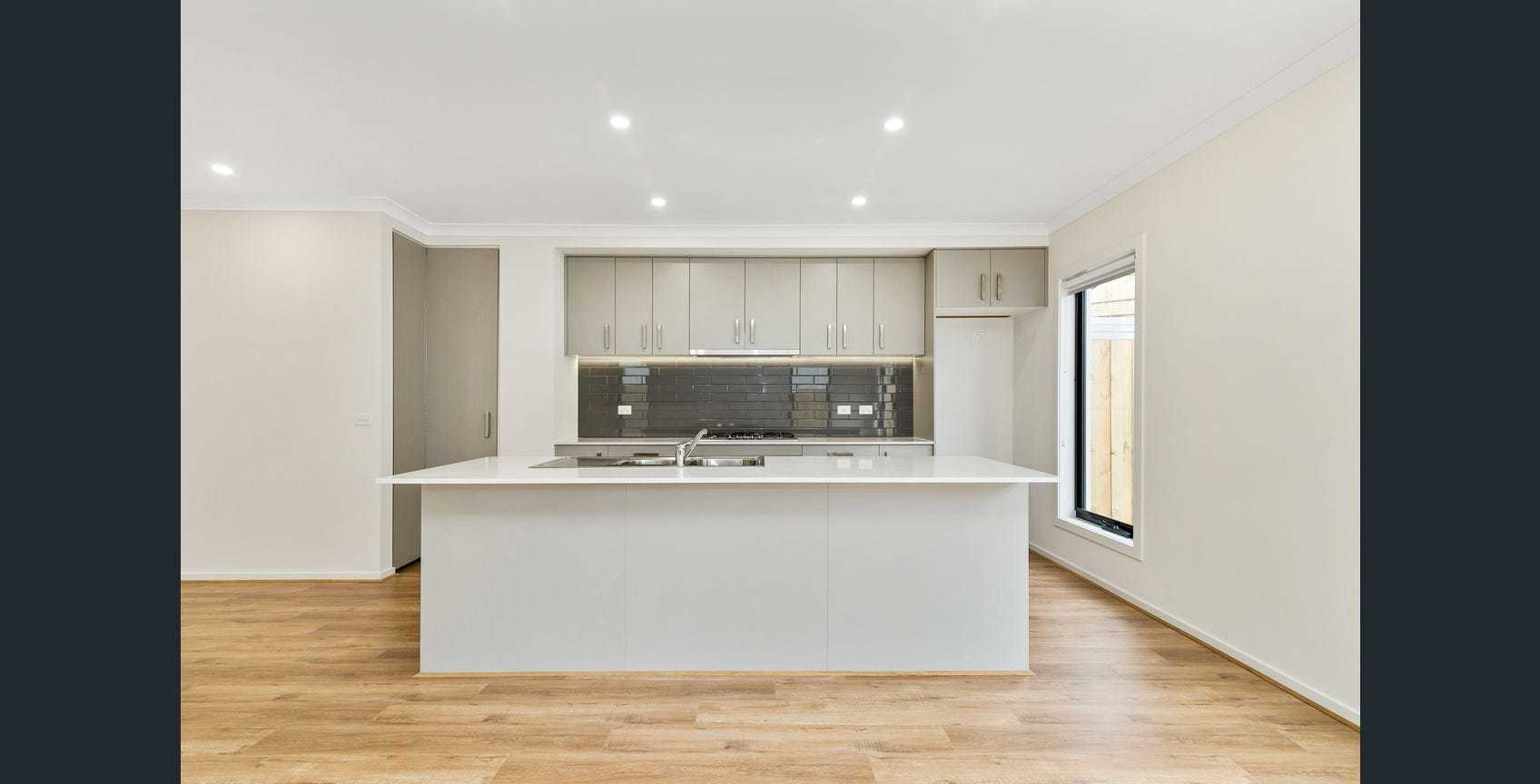 16 Simmons Court, Chirnside Park, VIC 3116, Chirnside Park - Thumbnail 2