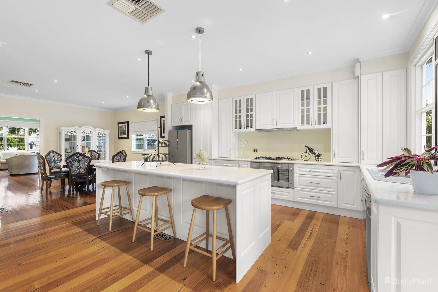 16 Simpson Street, Mitcham, VIC 3132, Mitcham - Thumbnail 4