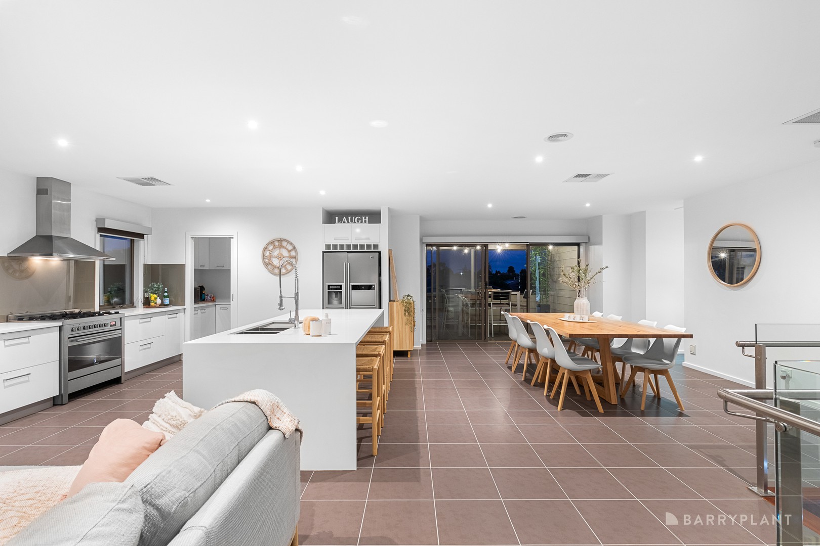 16 Sinavara Avenue, Point Cook, VIC 3030, Point Cook - Thumbnail 5