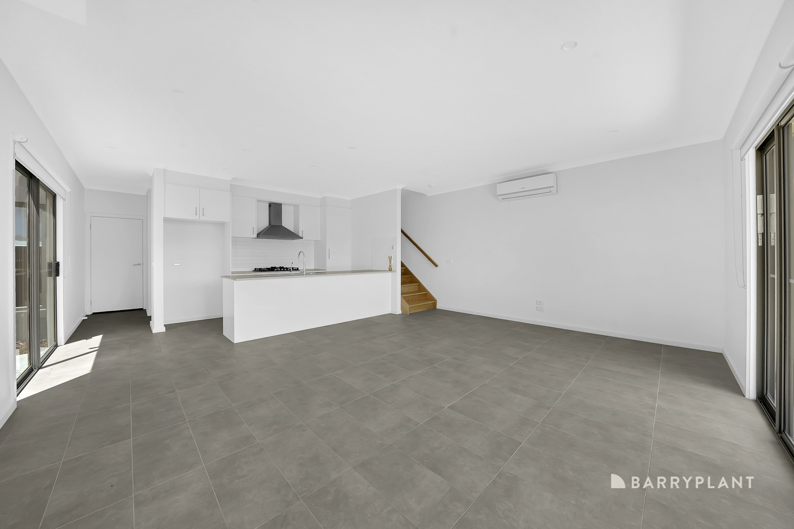 16 Sommerville Avenue, Mernda, VIC 3754 - Thumbnail 2 - 17/12/2025