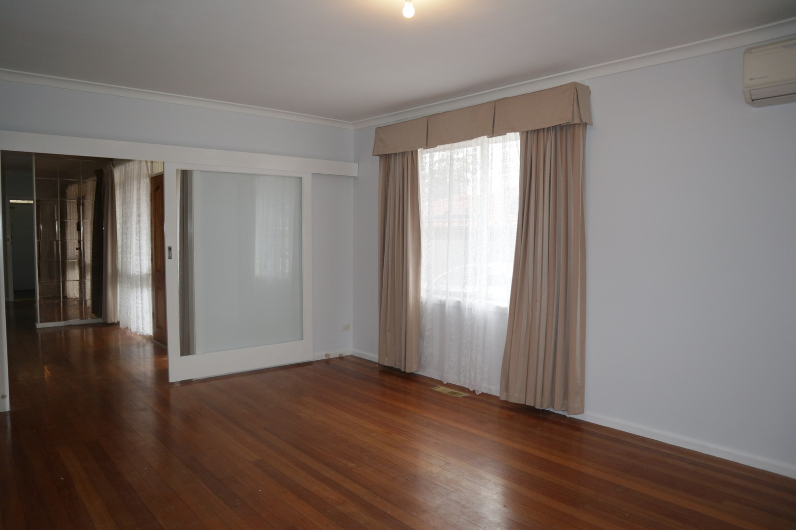 16 Southern Crescent, Craigieburn, VIC 3064, Craigieburn - Thumbnail 6