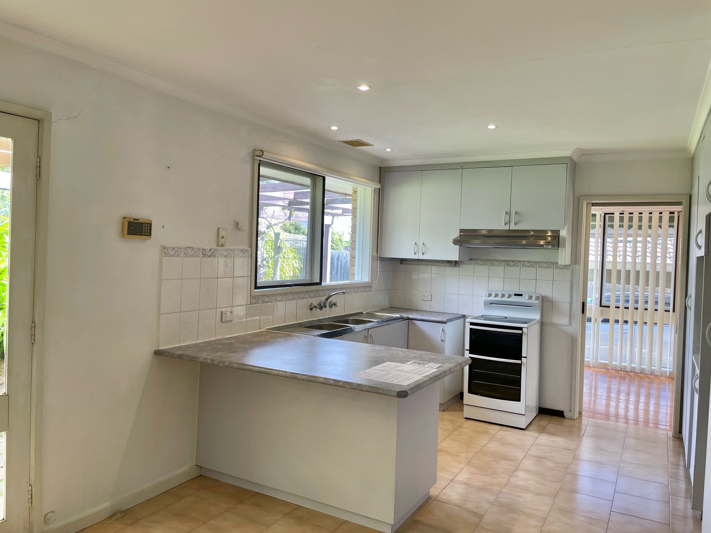 16 St Clems Road, Doncaster East, VIC 3109, Doncaster East - Thumbnail 2