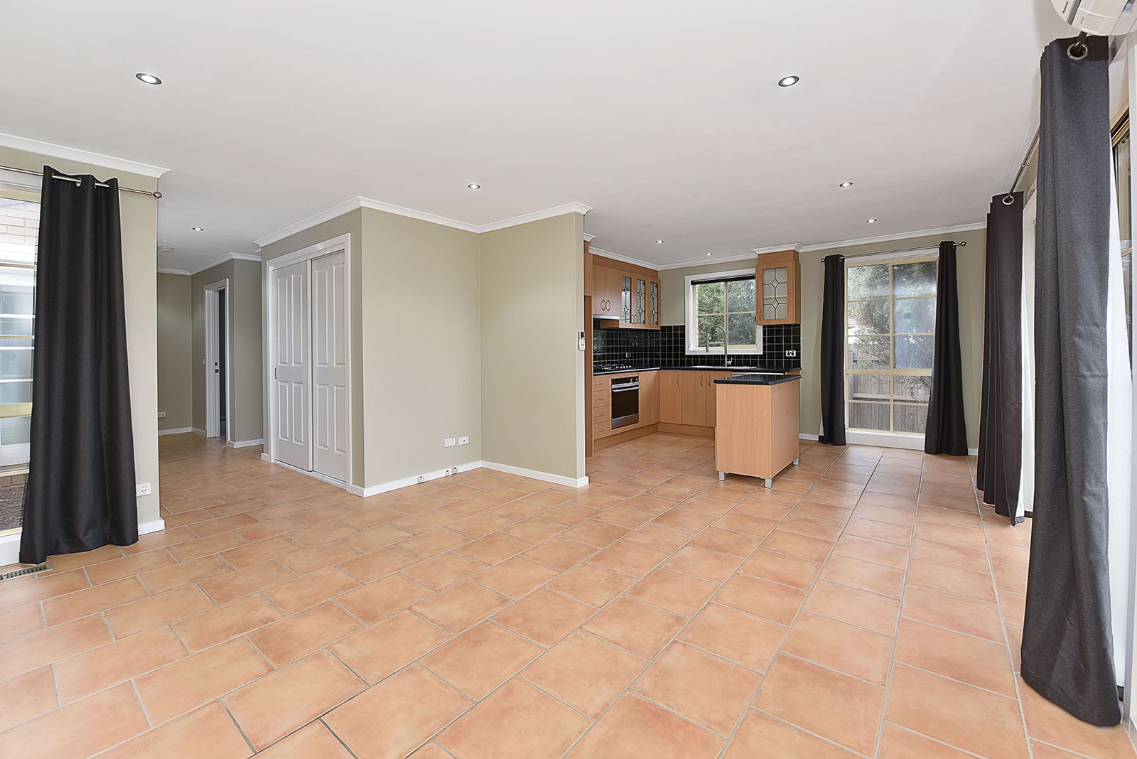 16 Stradishall WayTullamarine, vic 3043  - Leased, Tullamarine - Thumbnail 2