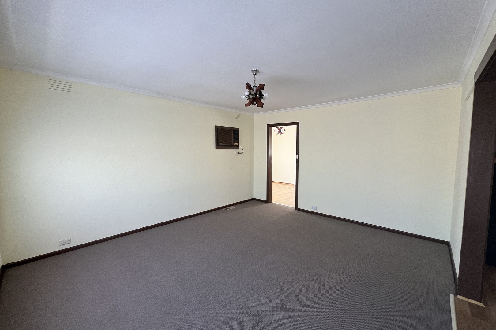 16 Swansea Parade, St Albans, VIC 3021 - Thumbnail 2 - 11/05/2026