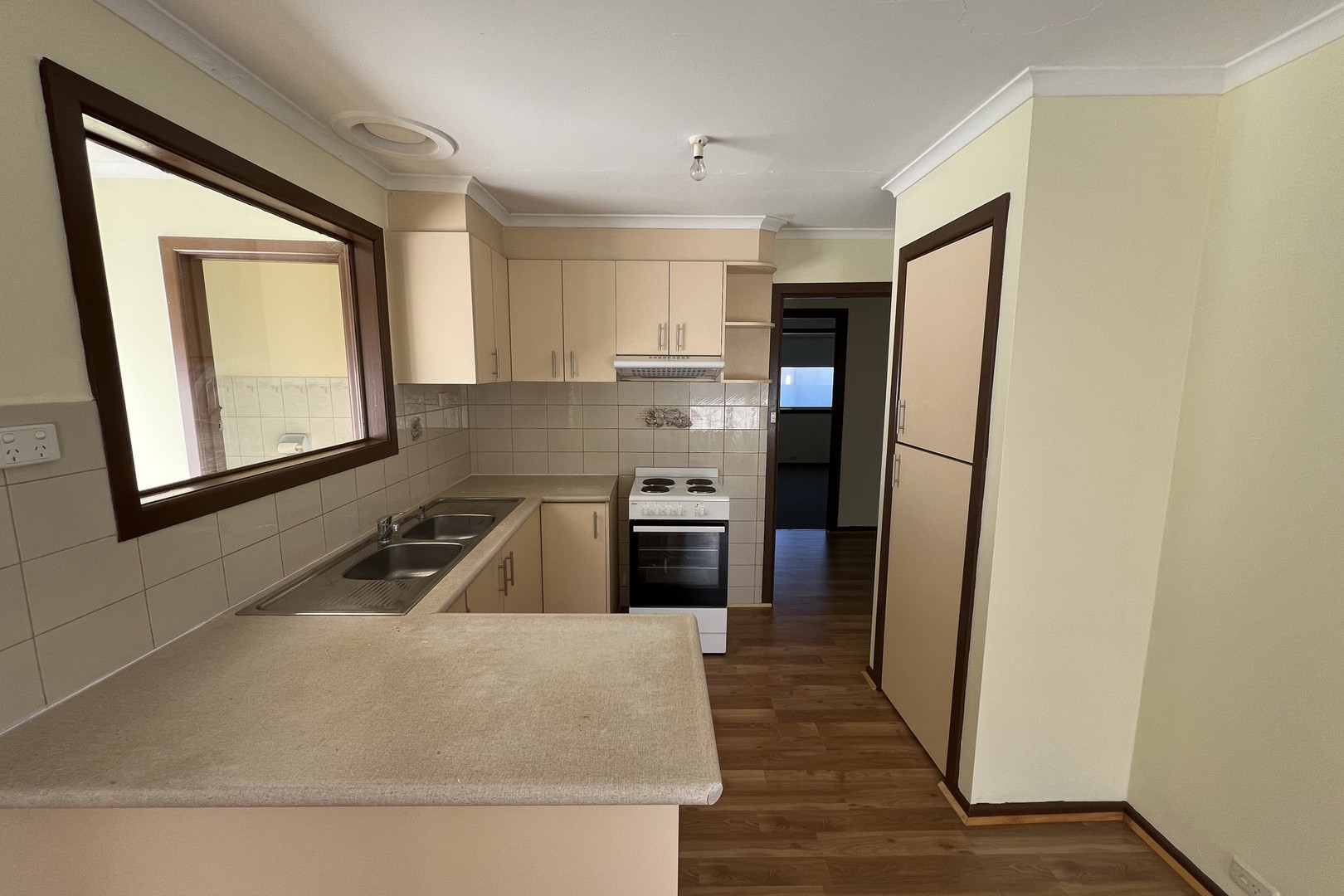 16 Swansea Parade, St Albans, VIC 3021, St Albans - Thumbnail 4