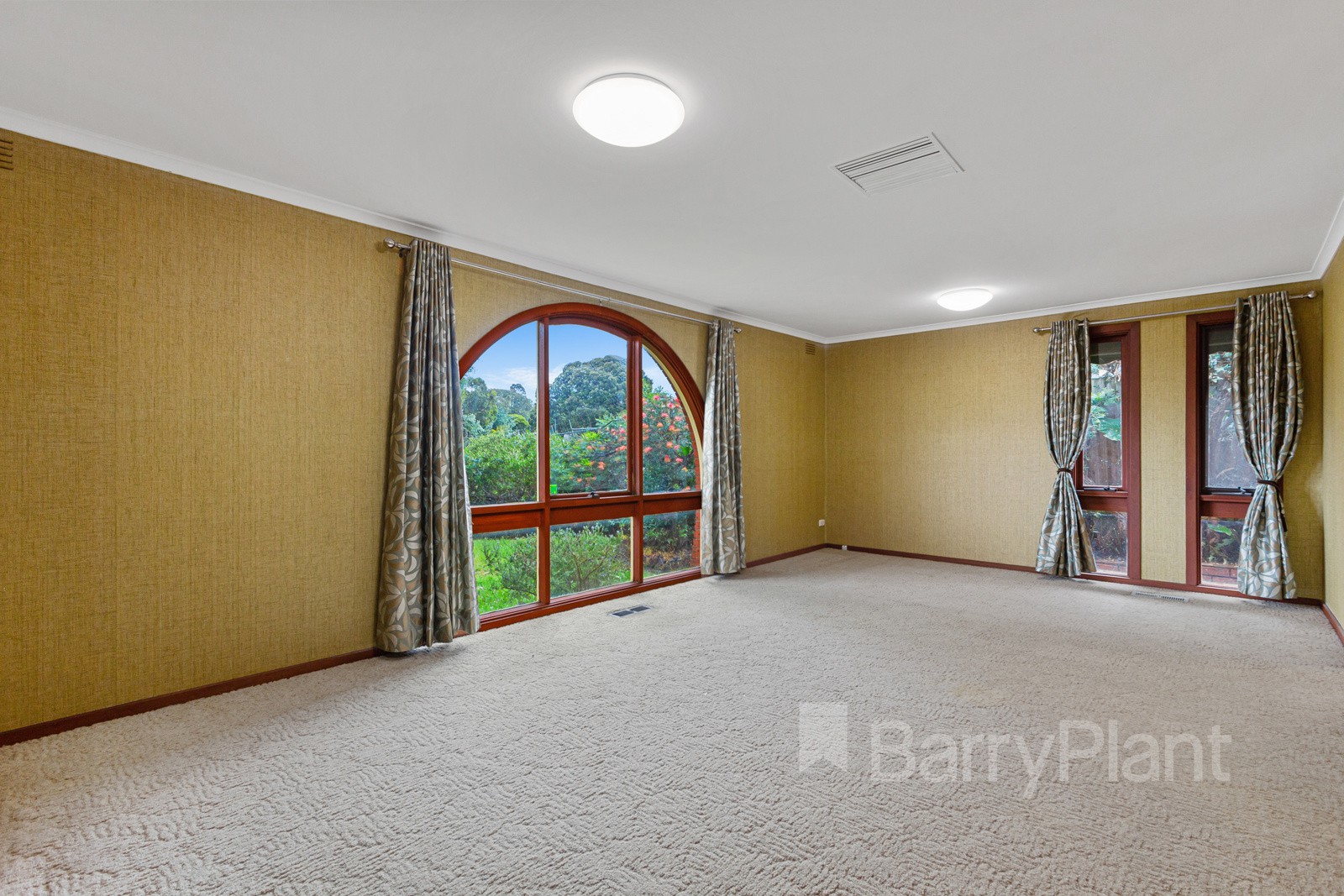 16 Tanderra Crescent, Wantirna, VIC 3152, Wantirna - Thumbnail 2