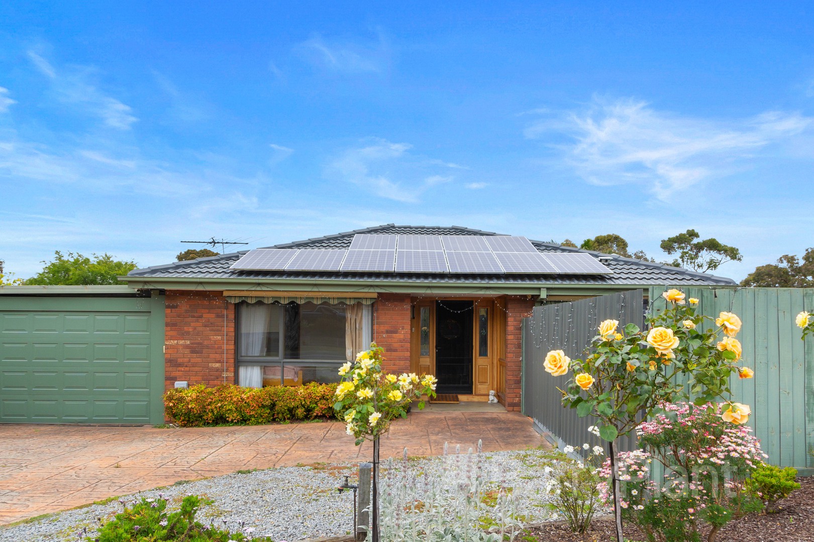 16 Taunton Crescent, Scoresby, VIC 3179, Scoresby - Thumbnail 2