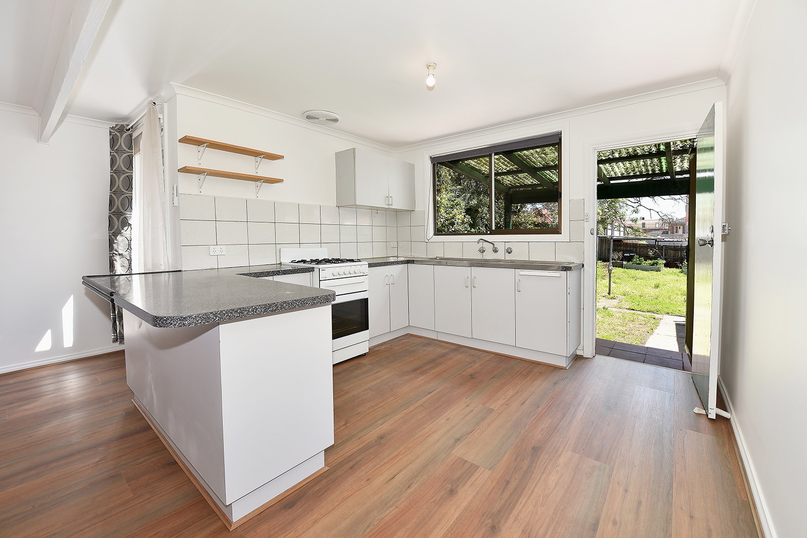 16 Taylor Street, Moonee Ponds, VIC 3039, Moonee Ponds - Thumbnail 2