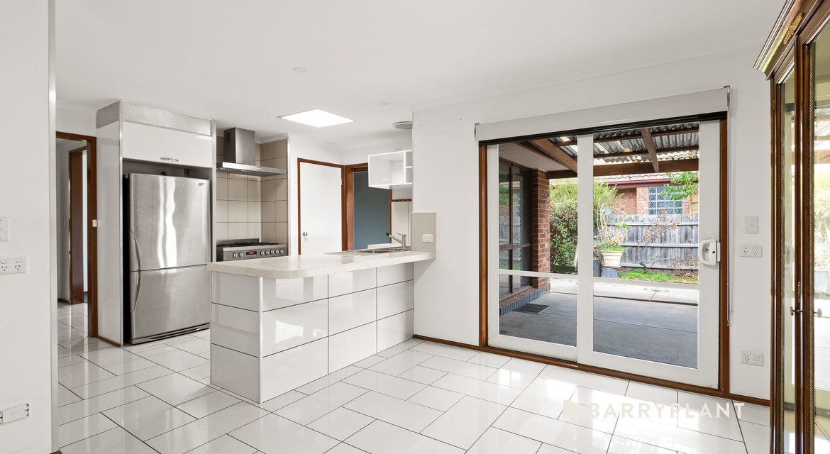 16 Terry Close, Narre Warren, VIC 3805, Narre Warren - Thumbnail 3