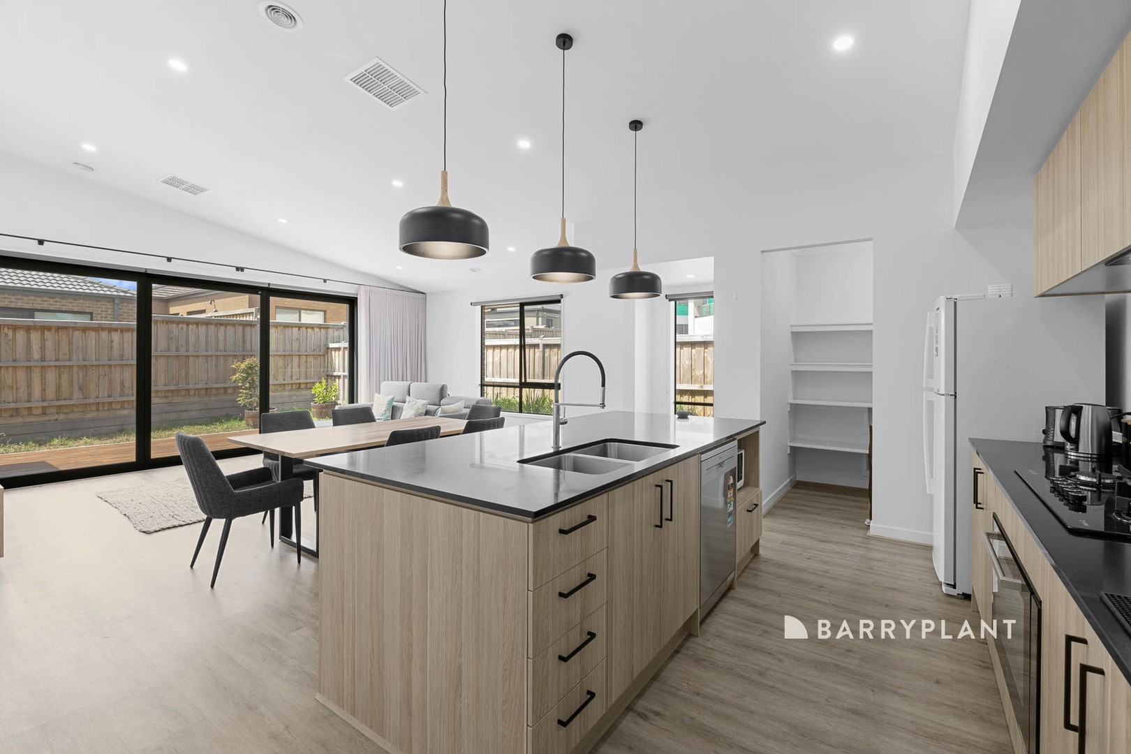16 Topp Street, Cranbourne, VIC 3977, Cranbourne - Thumbnail 2