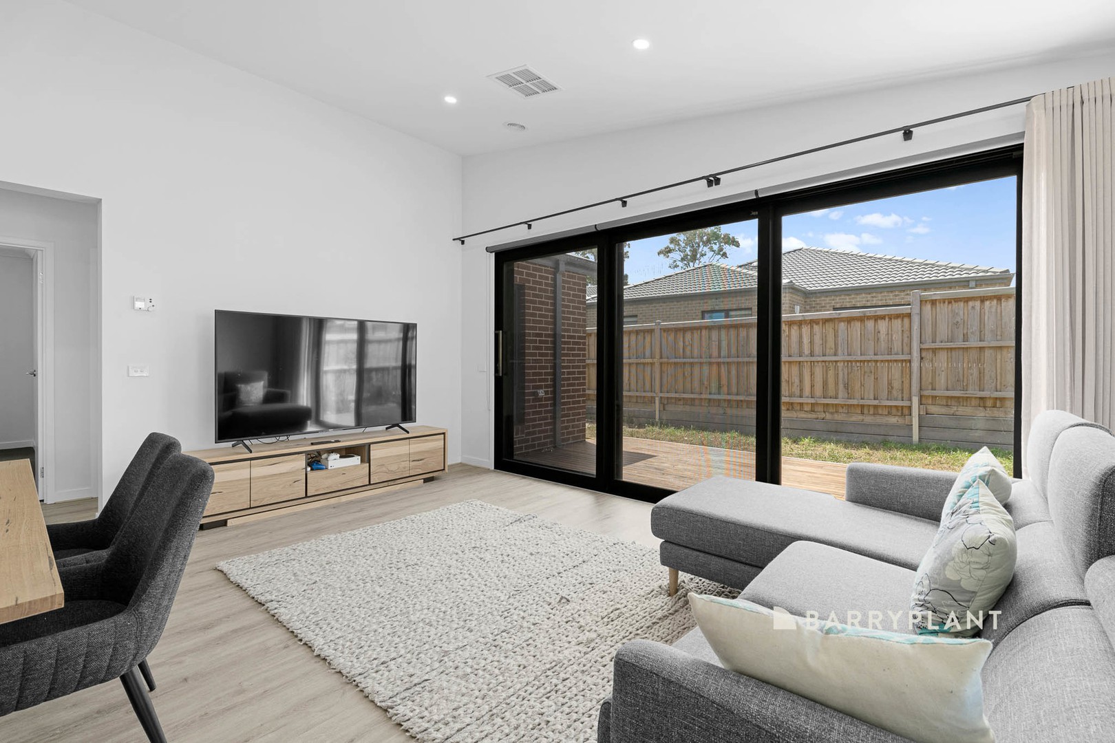 16 Topp Street, Cranbourne, VIC 3977, Cranbourne - Thumbnail 4