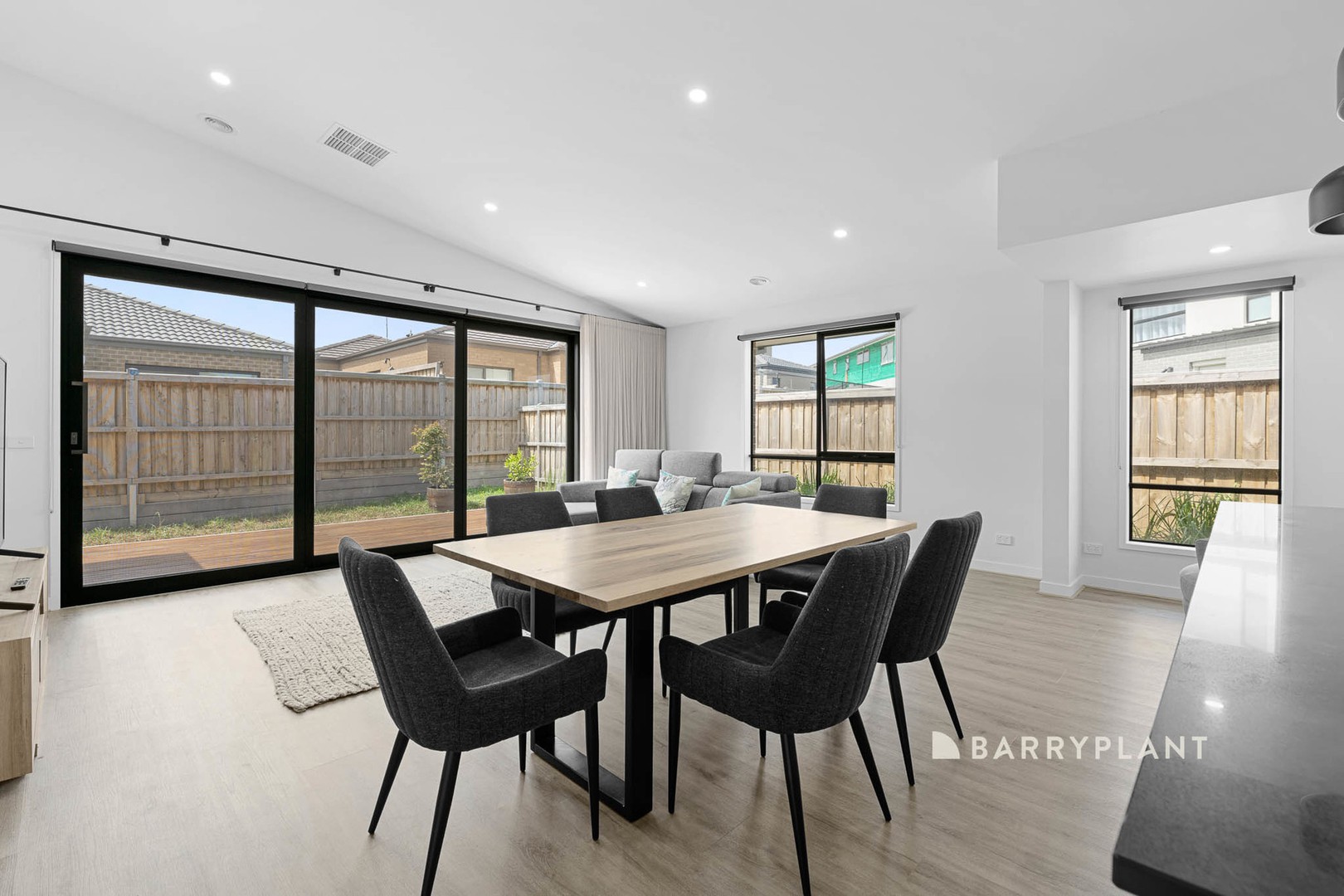 16 Topp Street, Cranbourne, VIC 3977, Cranbourne - Thumbnail 5