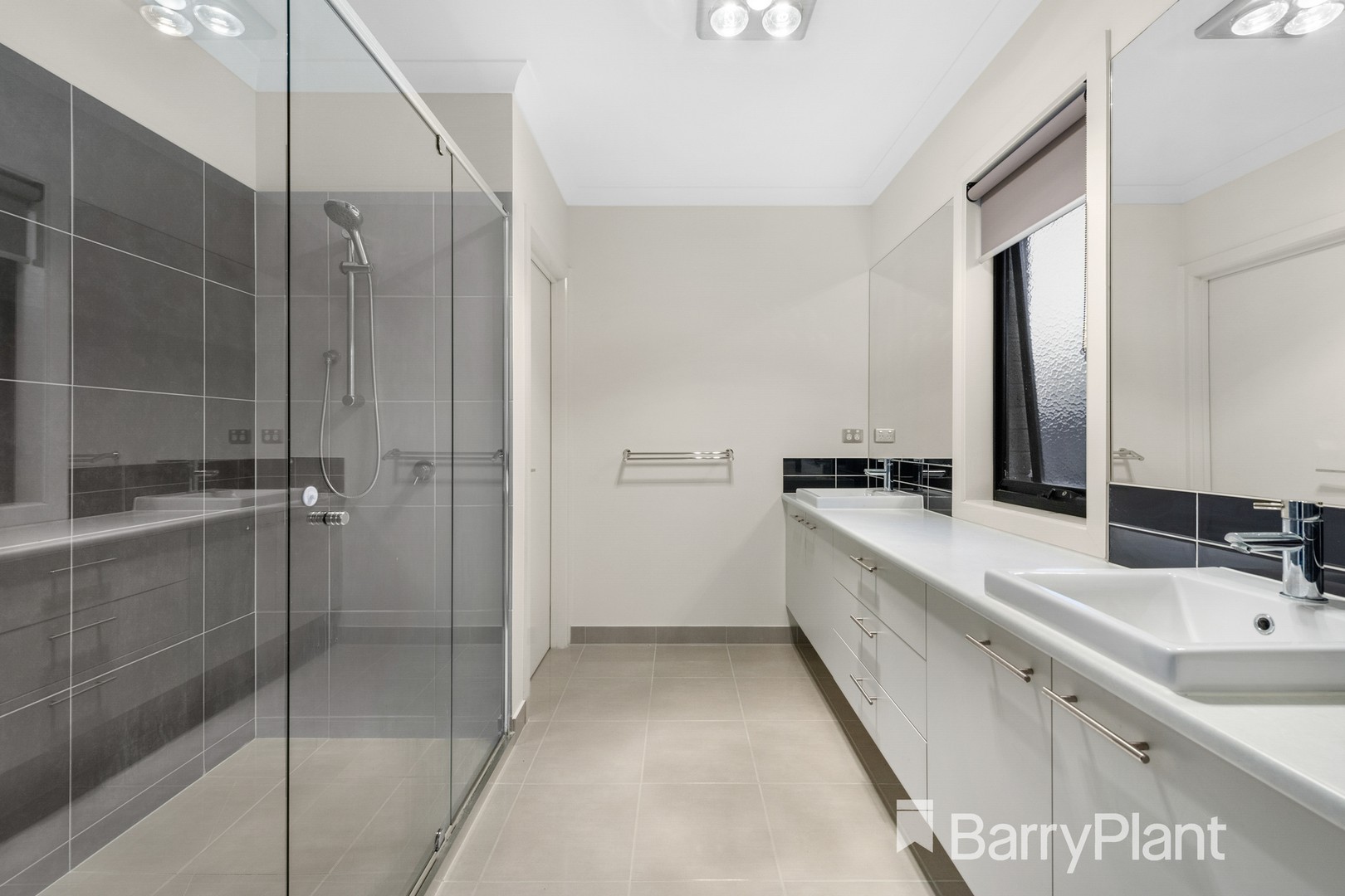 16 Tourmaline Street, Tarneit, VIC 3029, Tarneit - Thumbnail 4