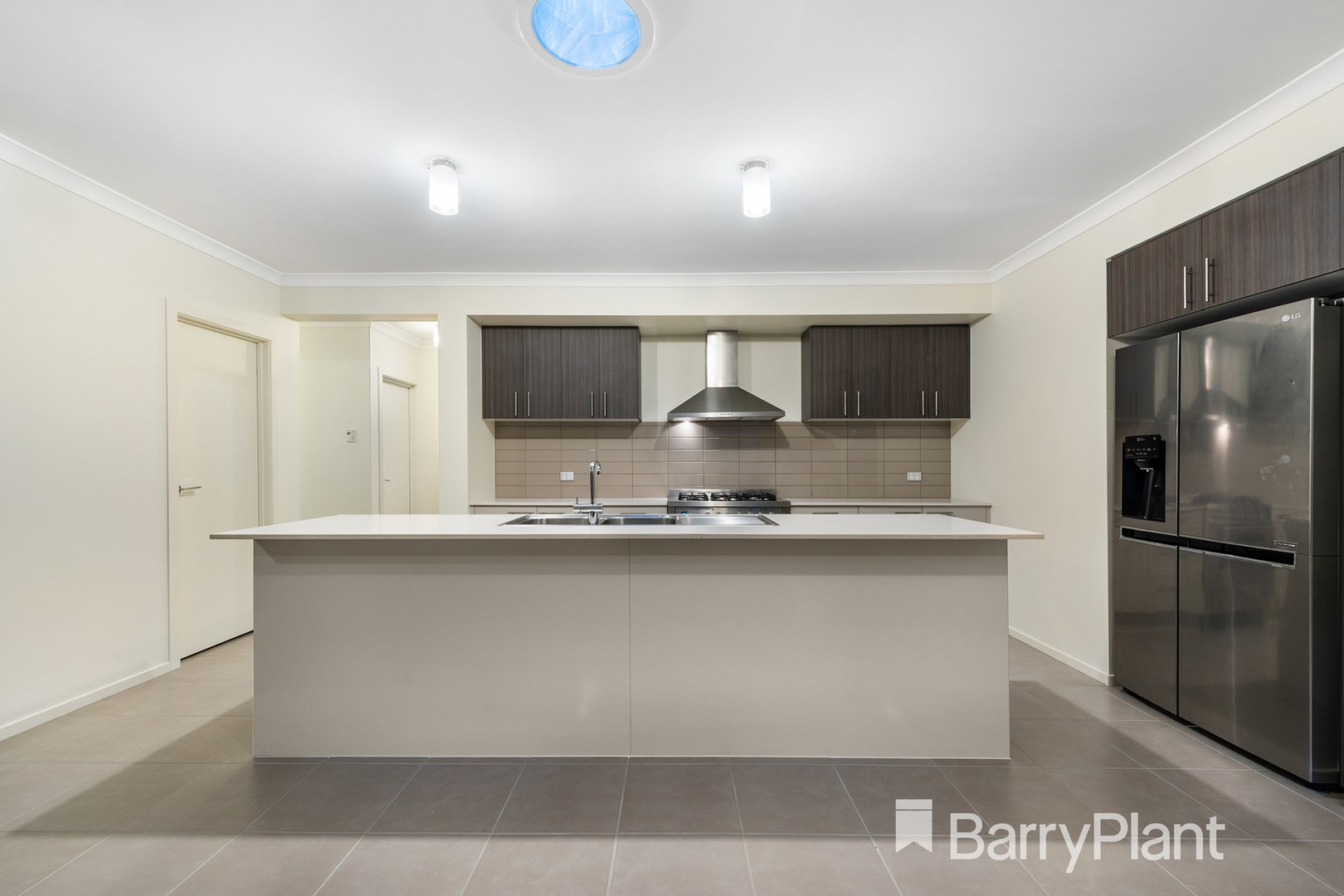 16 Tourmaline Street, Tarneit, VIC 3029, Tarneit - Thumbnail 5