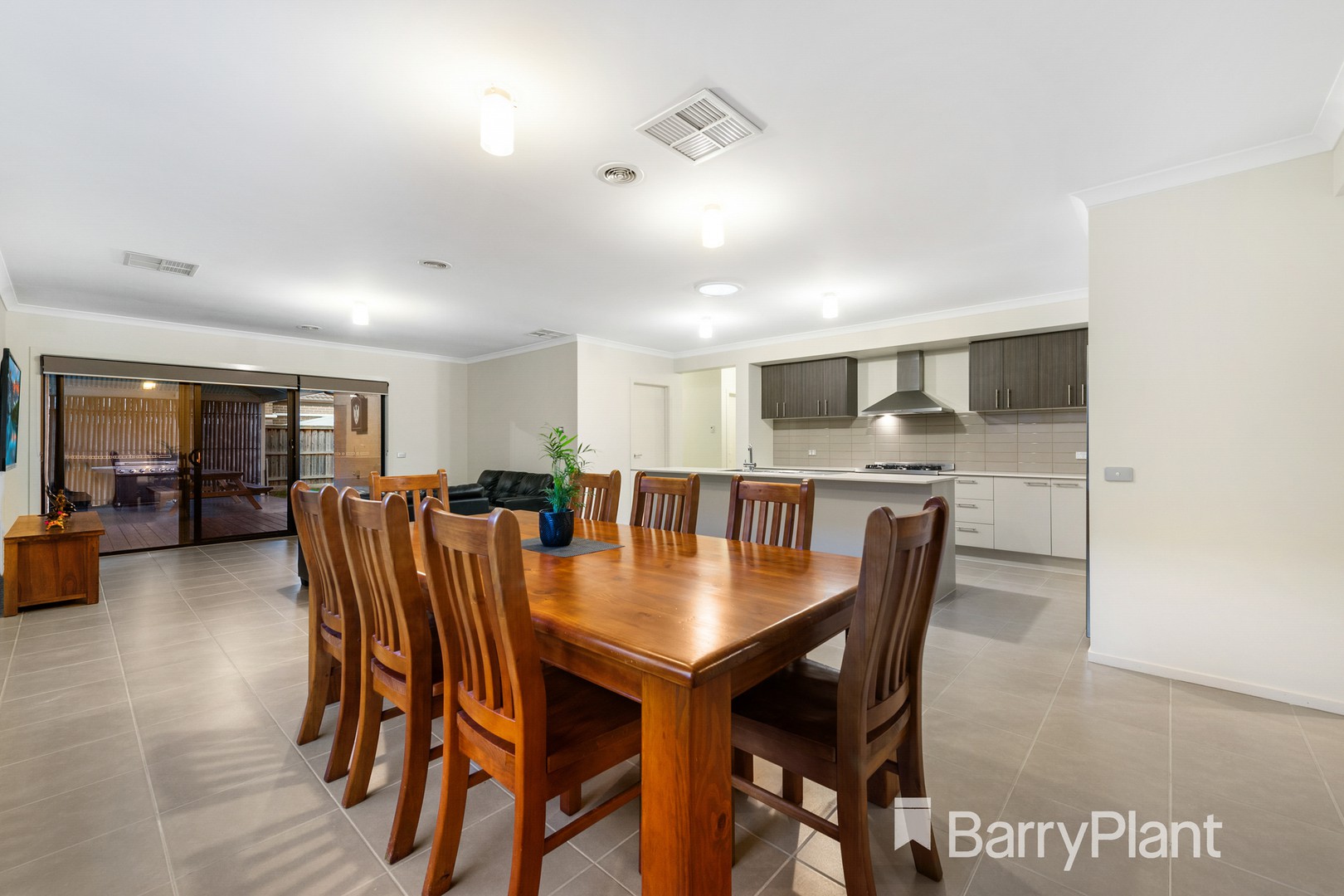 16 Tourmaline Street, Tarneit, VIC 3029, Tarneit - Thumbnail 8
