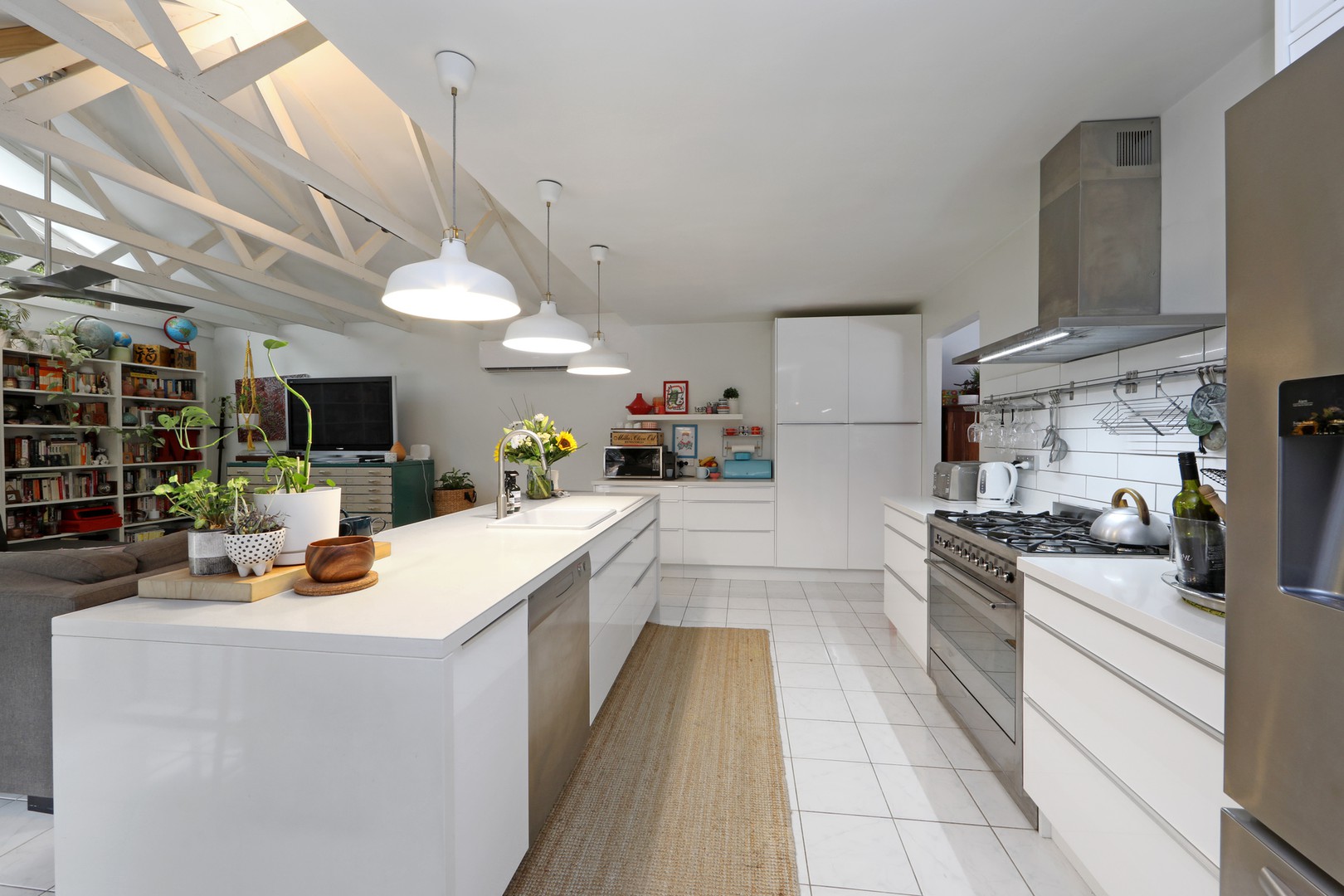 16 Trevena Close, Rowville, VIC 3178 - Thumbnail 2 - 07/12/2021