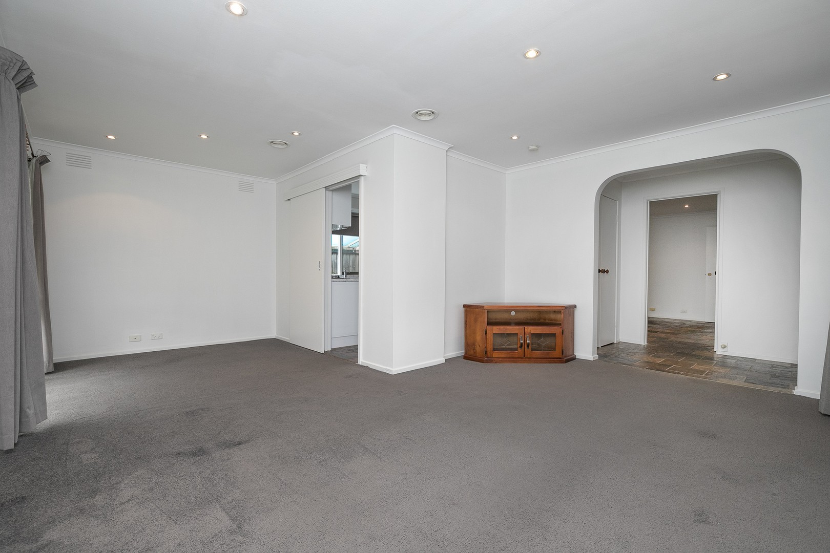 16 Valewood Drive, Kealba, VIC 3021, Kealba - Thumbnail 2