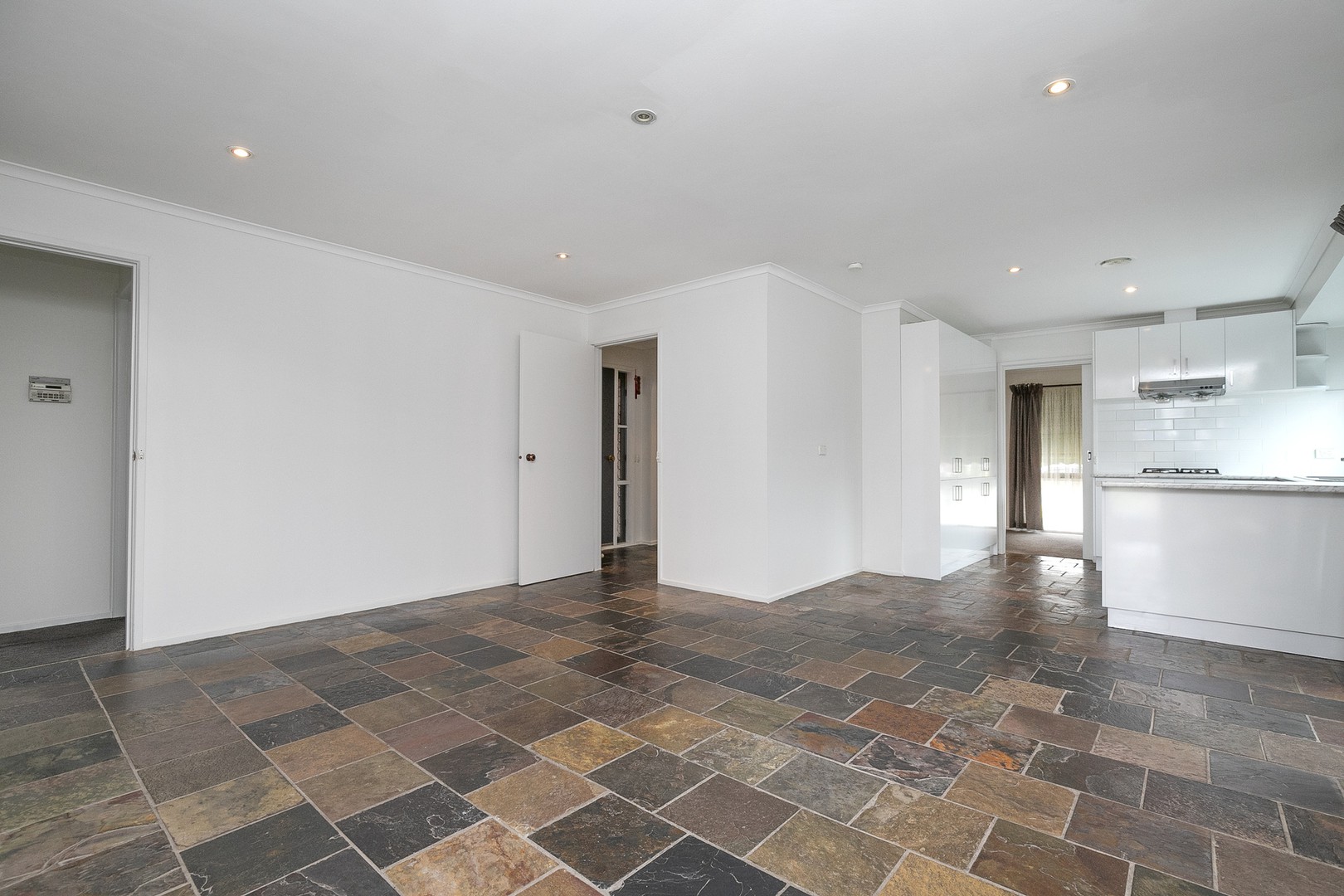 16 Valewood Drive, Kealba, VIC 3021, Kealba - Thumbnail 3