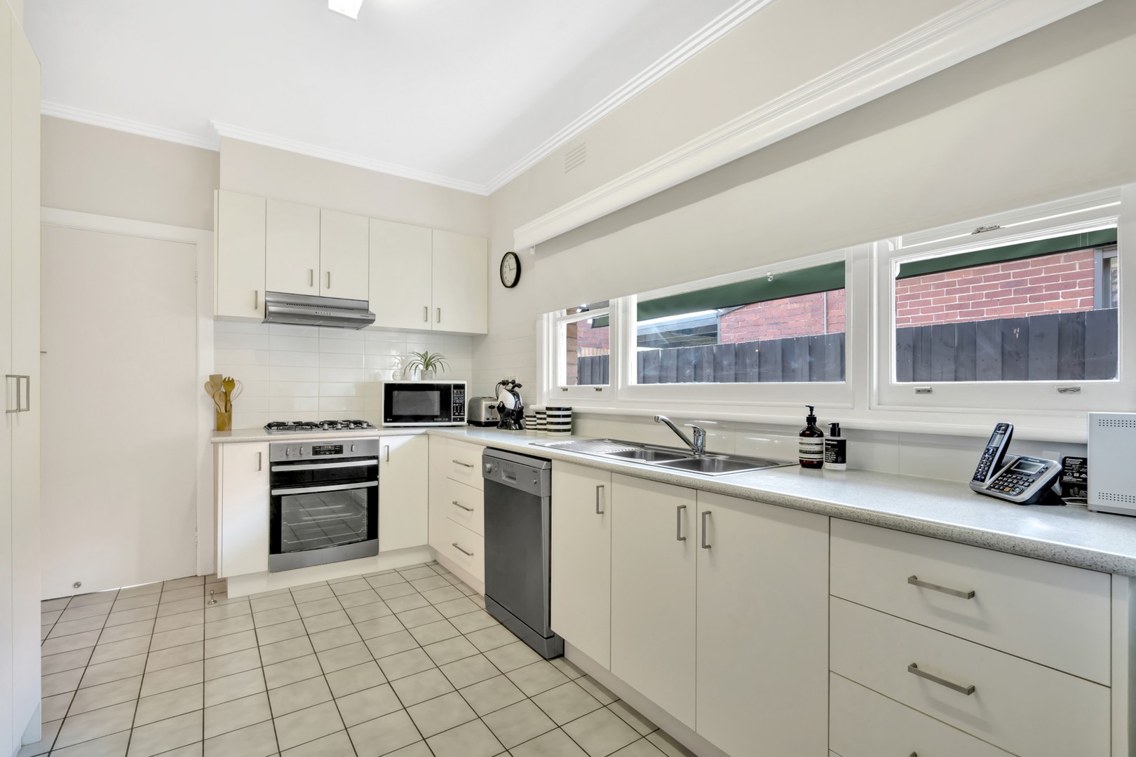 16 Verdun Grove, Reservoir, VIC 3073, Reservoir - Thumbnail 5