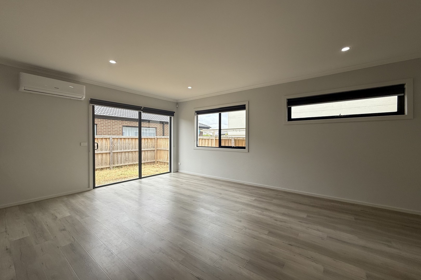 16 Verona Crescent, Fraser Rise, VIC 3336, Fraser Rise - Thumbnail 2