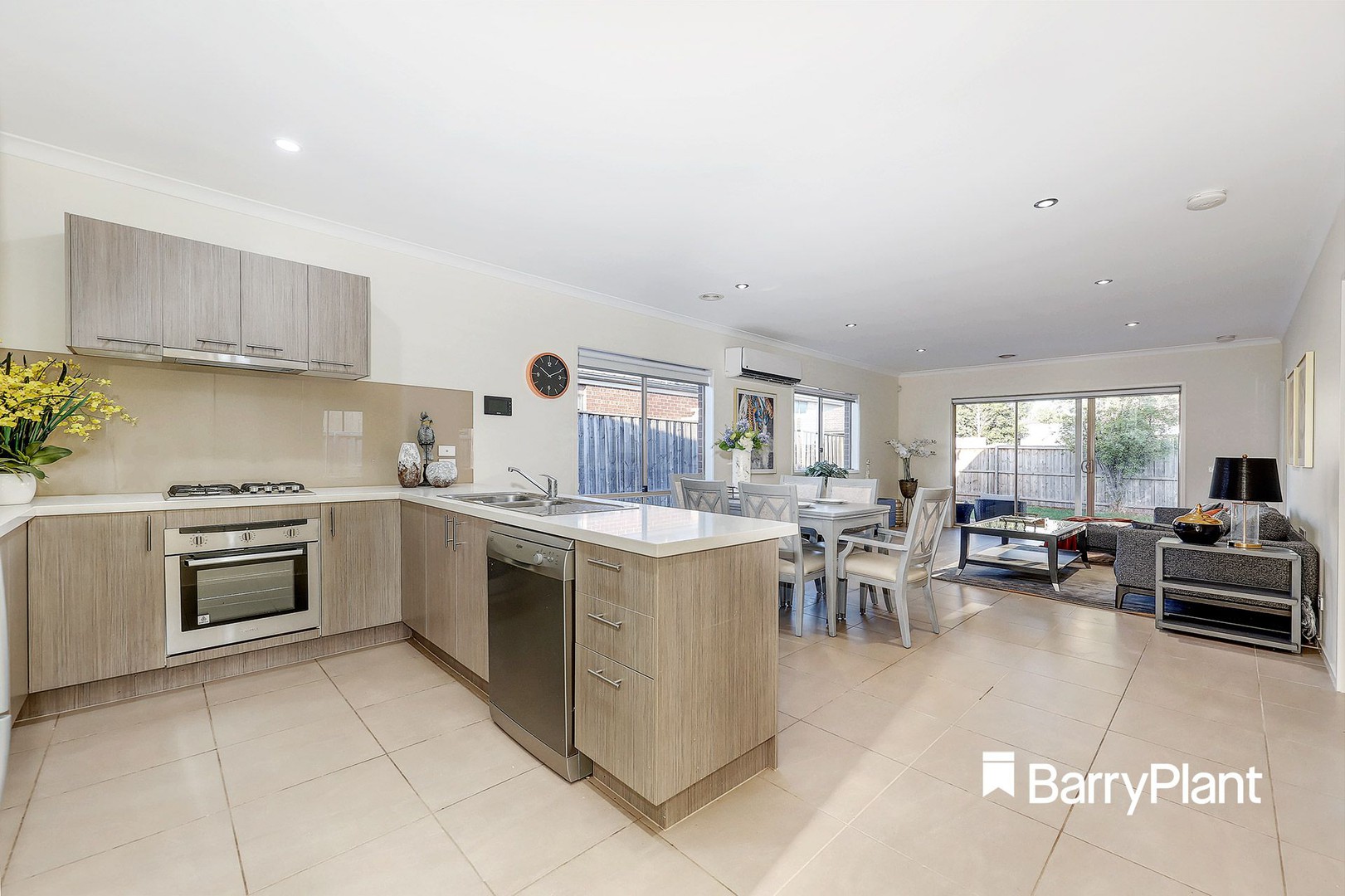 16 Verona Street, Greenvale, VIC 3059, Greenvale - Thumbnail 4