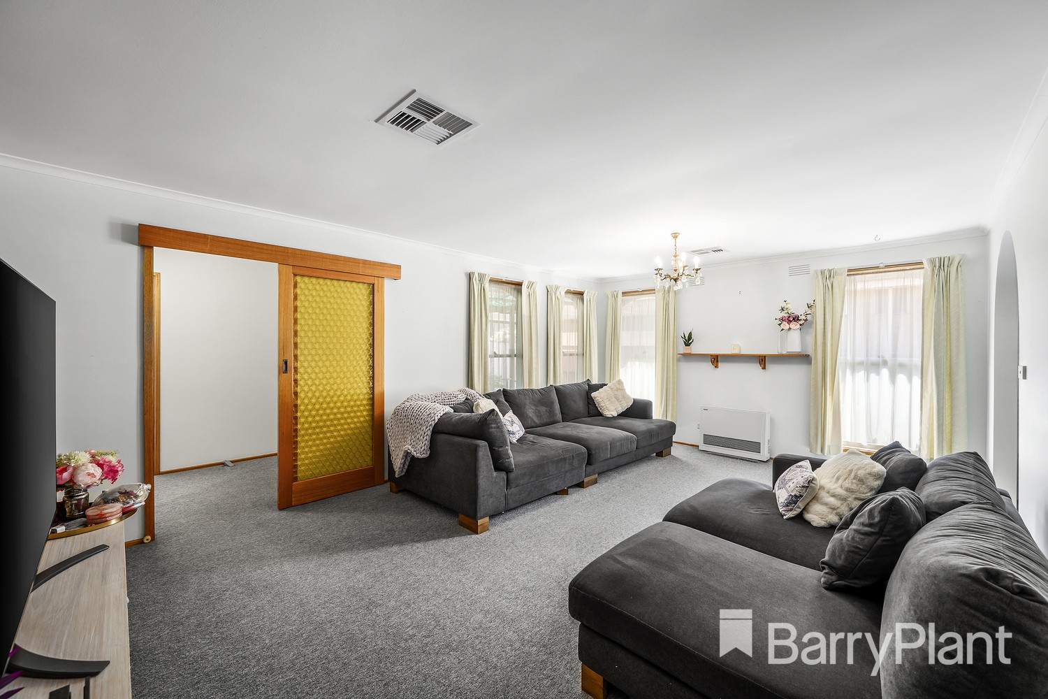16 Virginia Crescent, Bundoora, VIC 3083, Bundoora - Thumbnail 2