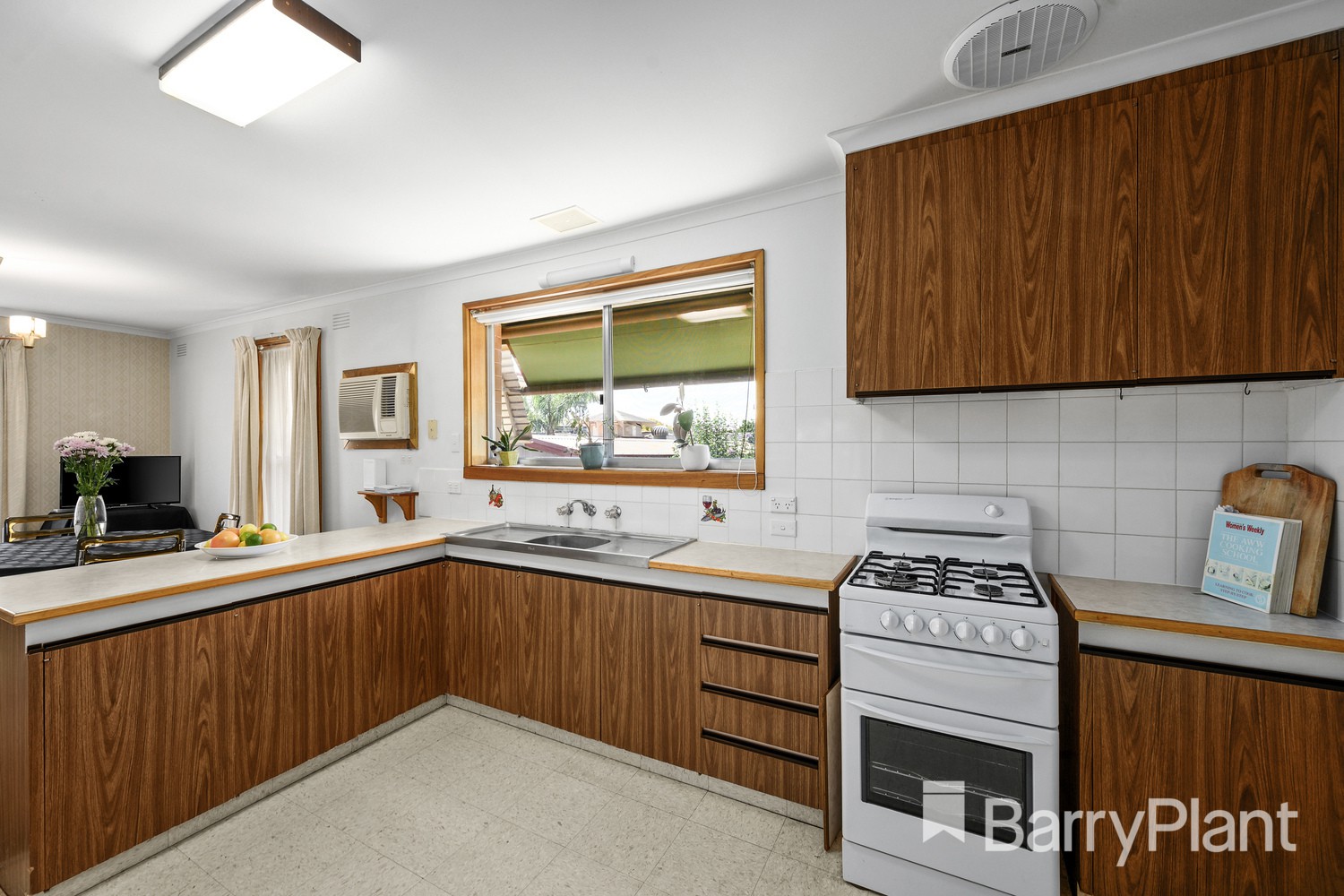 16 Virginia Crescent, Bundoora, VIC 3083, Bundoora - Thumbnail 3