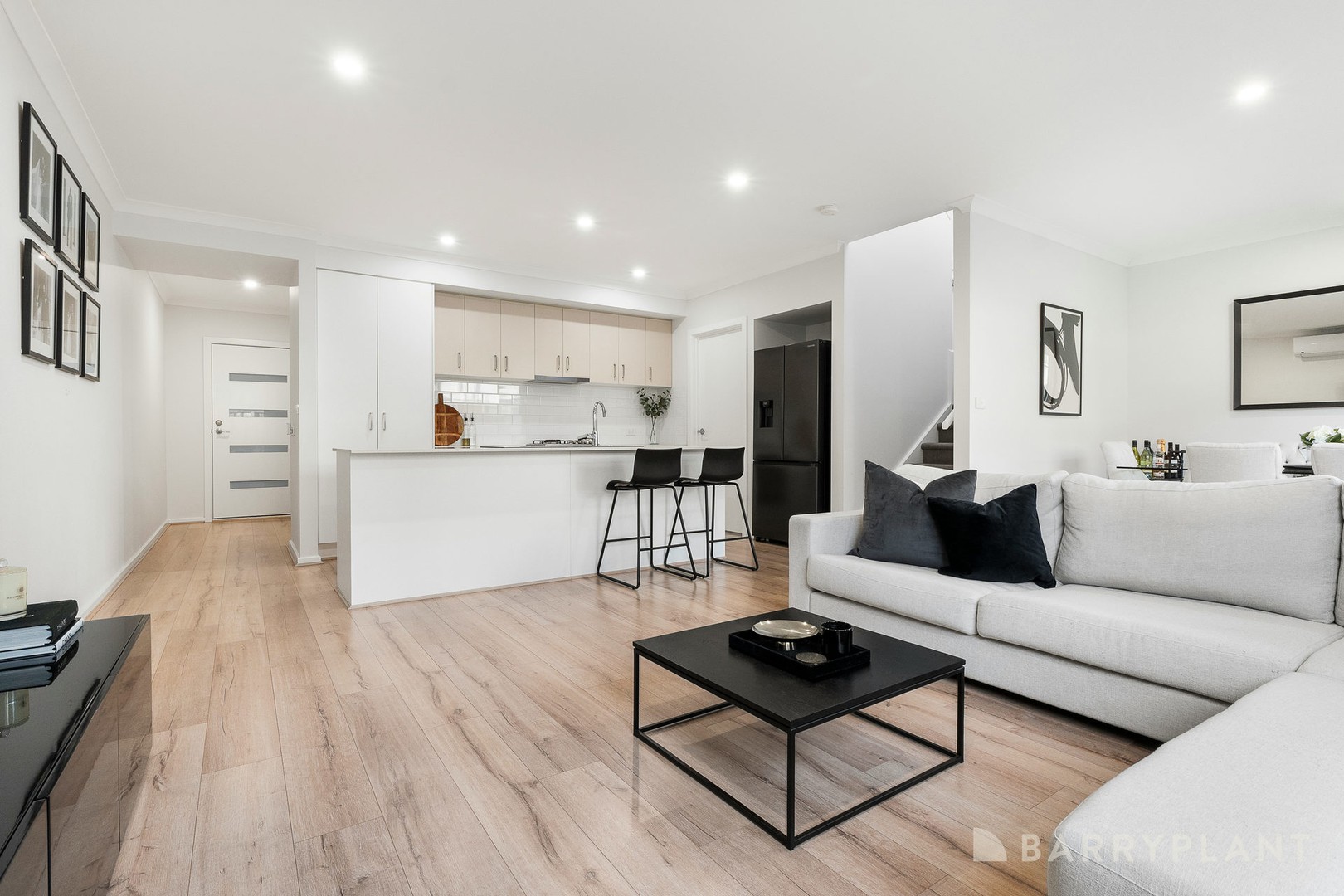 16 Wanstead Way, Cranbourne West, VIC 3977, Cranbourne West - Thumbnail 3