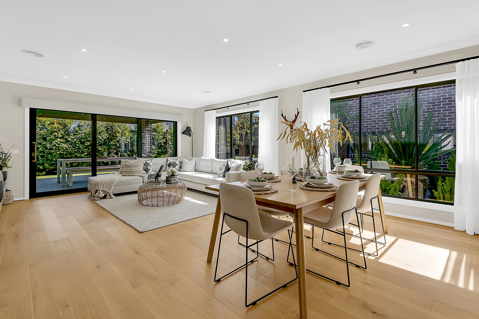 16 Whiteleaf Drive, Mickleham, VIC 3064, Mickleham - Thumbnail 3