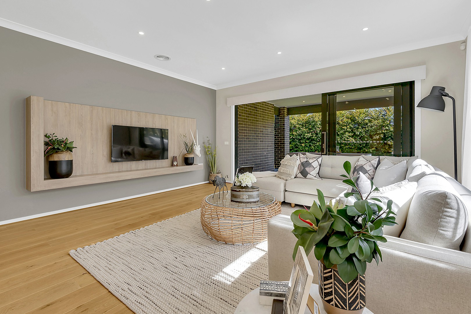 16 Whiteleaf Drive, Mickleham, VIC 3064, Mickleham - Thumbnail 6