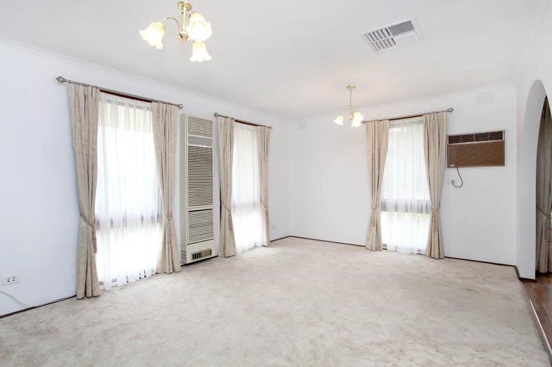 16 Windermere  Crescent, Gladstone Park, VIC 3043, Gladstone Park - Thumbnail 2