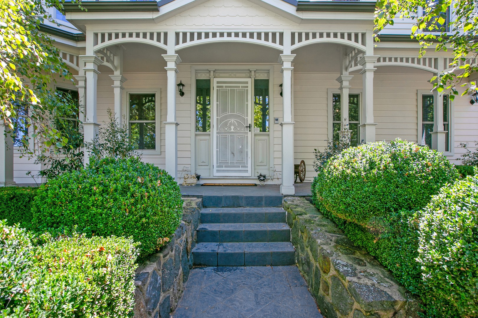 16 Windrock Avenue, Craigieburn, VIC 3064 - Thumbnail 2 - 12/03/2025