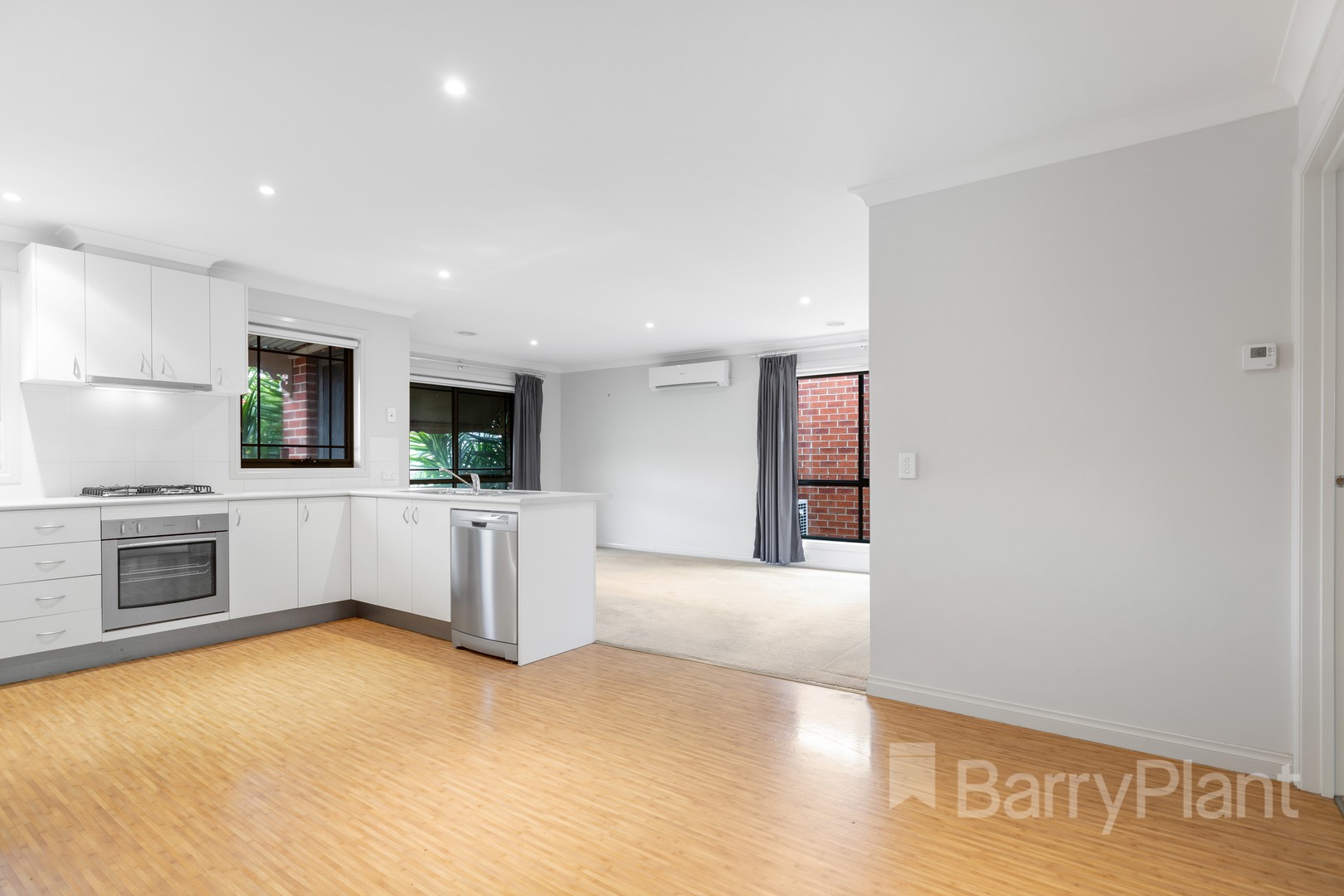 16 Yarra Park Dr, Sebastopol, VIC 3356, Sebastopol - Thumbnail 4
