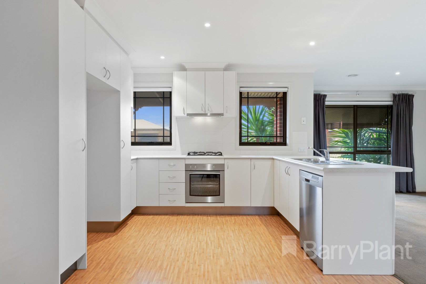 16 Yarra Park Drive, Sebastopol, VIC 3356, Sebastopol - Thumbnail 3