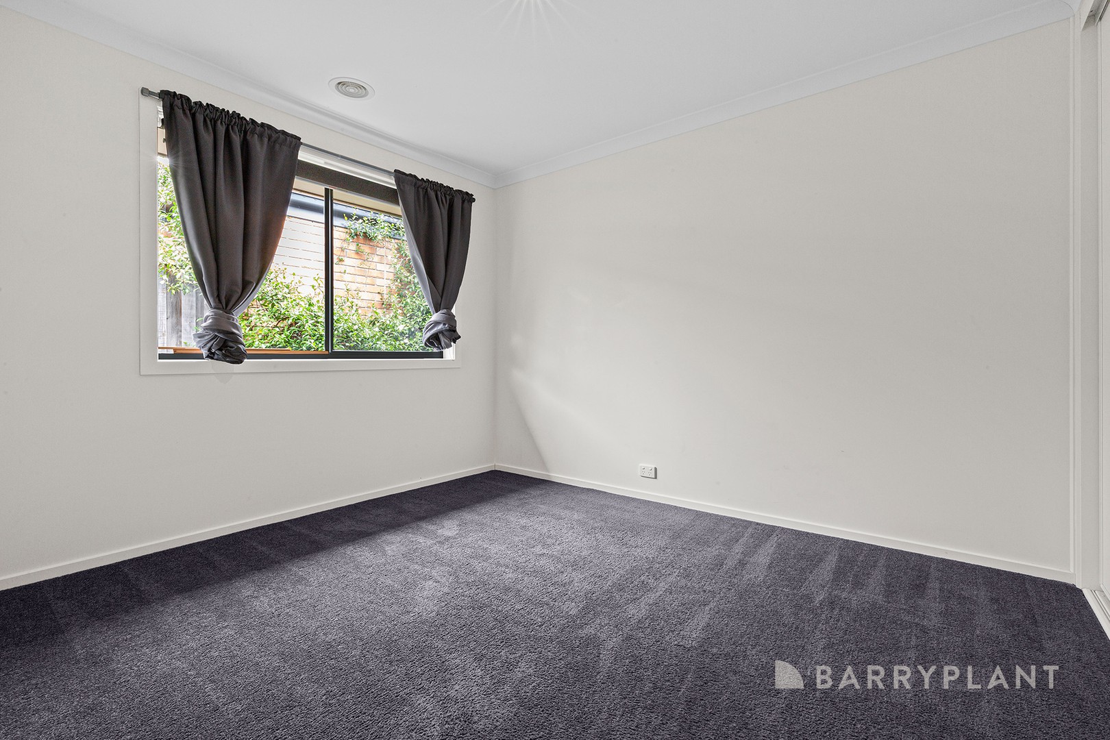 16 Young Street, Pakenham, VIC 3810, Pakenham - Thumbnail 8