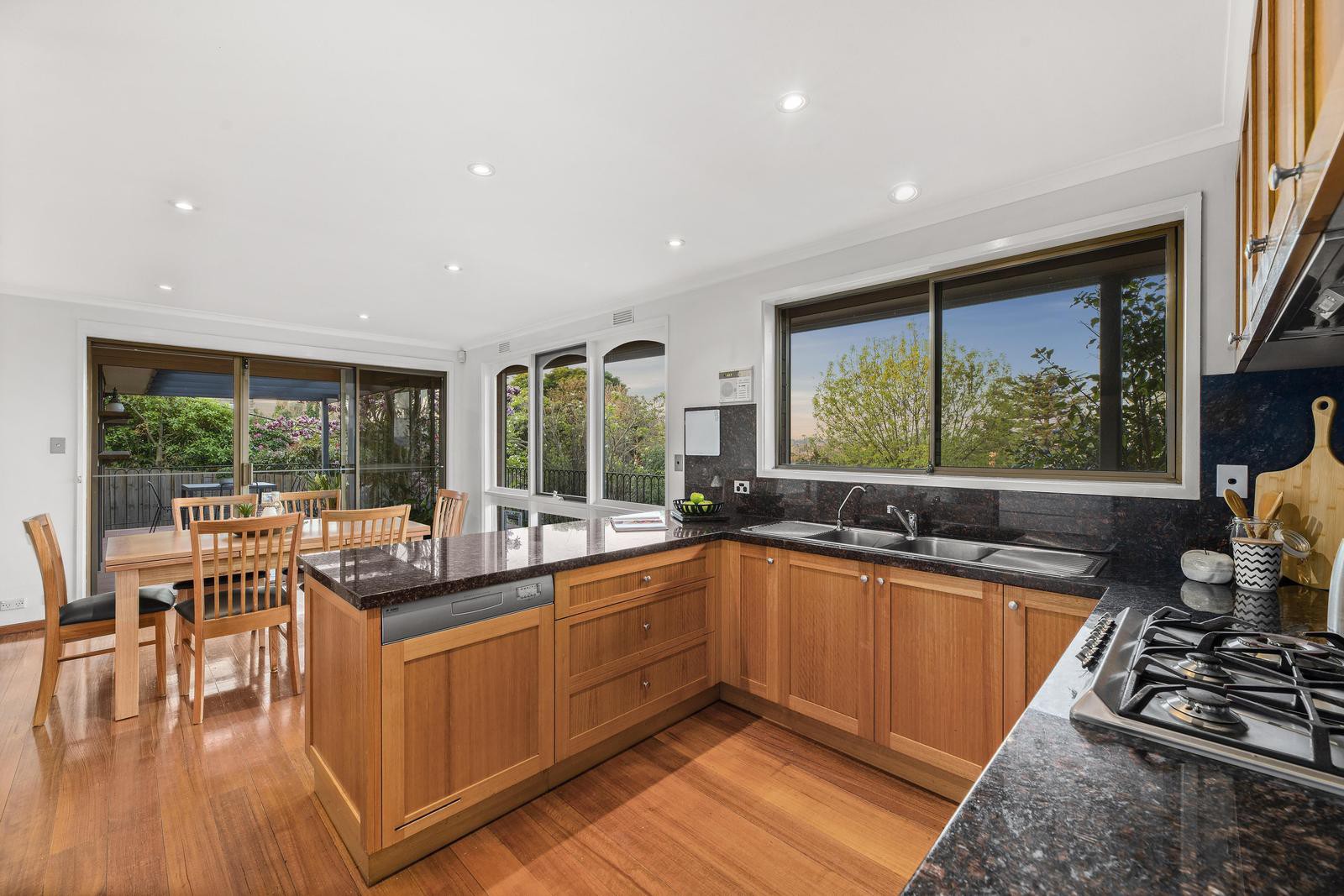 160 Mountain View Parade, Rosanna, VIC 3084, Rosanna - Thumbnail 4