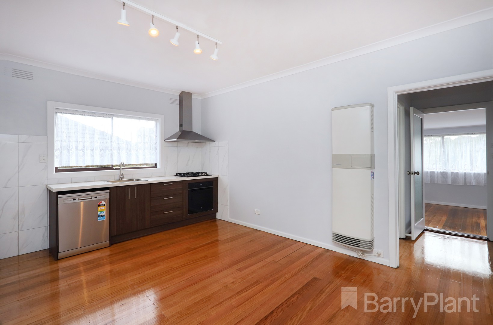 160 Wright  Street, Sunshine, VIC 3020 - Thumbnail 2 - 09/06/2023