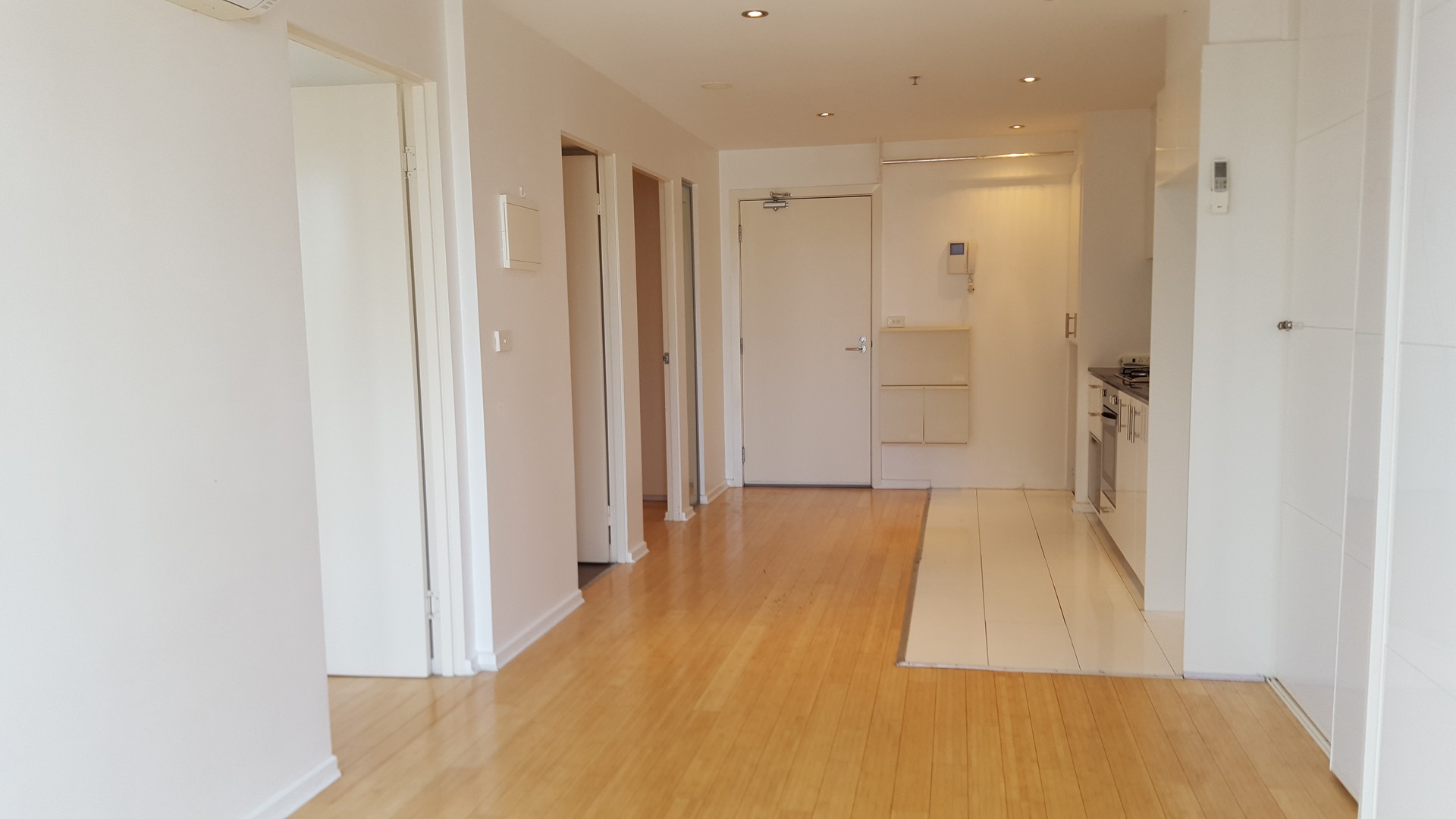 1604/8 Exploration Lane, Melbourne, VIC 3000, Melbourne - Thumbnail 2