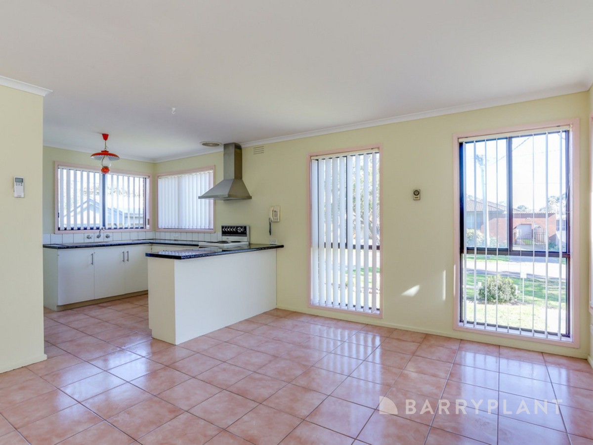 165 Eighth Avenue, Rosebud, VIC 3939, Rosebud - Thumbnail 3