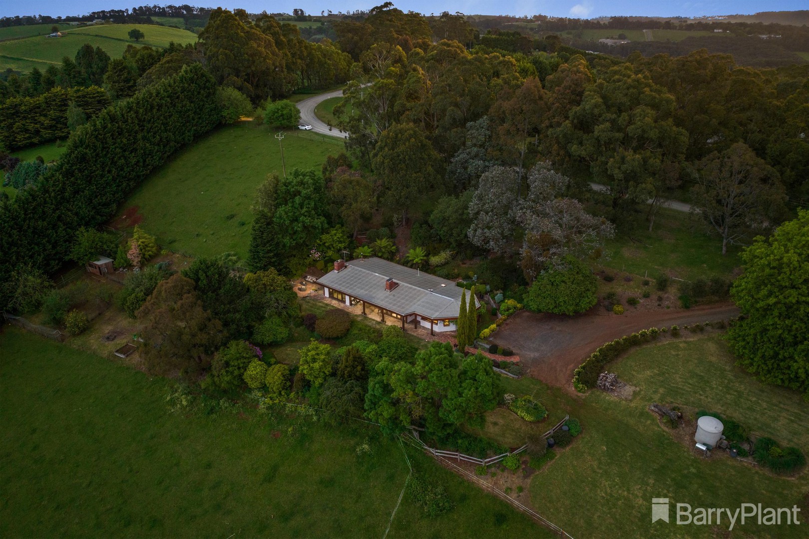 165 Mountain Road, Cockatoo, VIC 3781, Cockatoo - Thumbnail 7