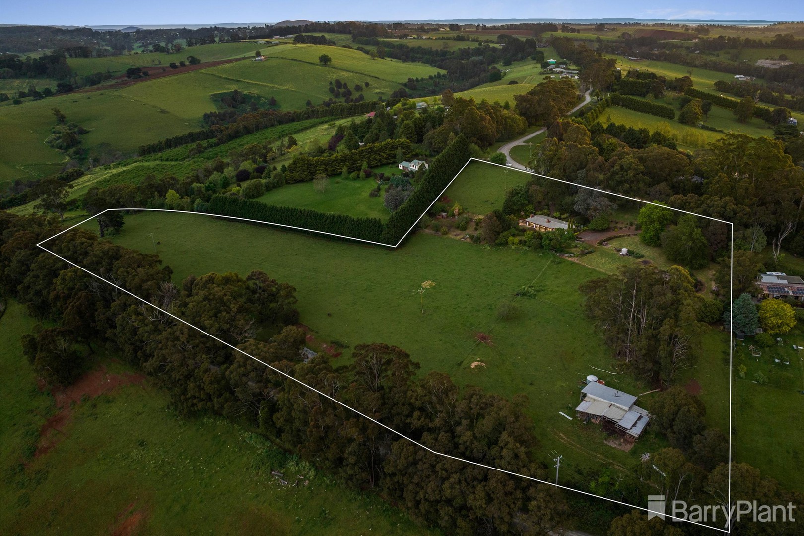 165 Mountain Road, Cockatoo, VIC 3781, Cockatoo - Thumbnail 8