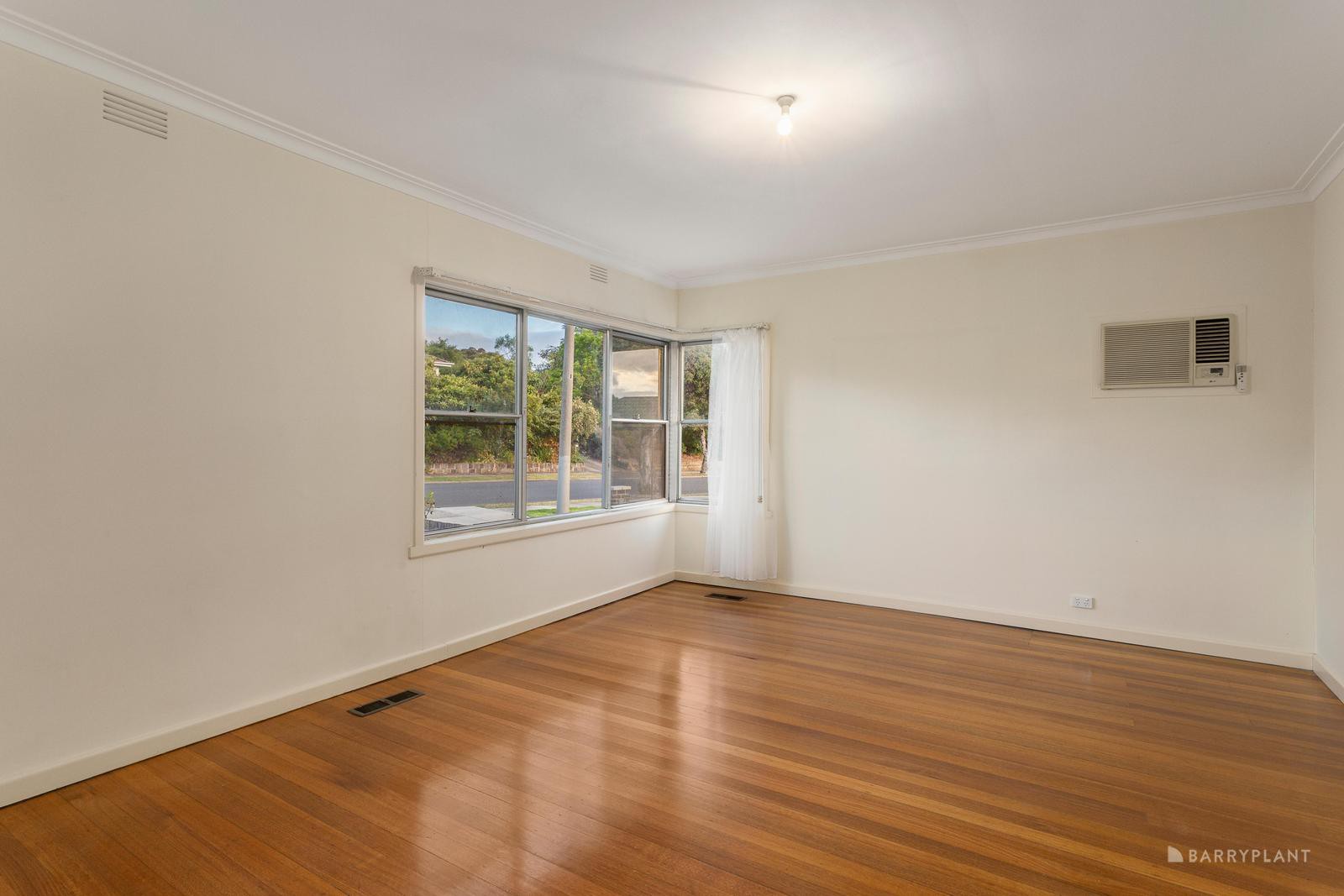 166 Graham Road, Viewbank, VIC 3084, Viewbank - Thumbnail 3