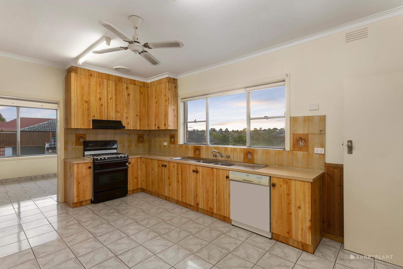 166 Graham Road, Viewbank, VIC 3084, Viewbank - Thumbnail 5
