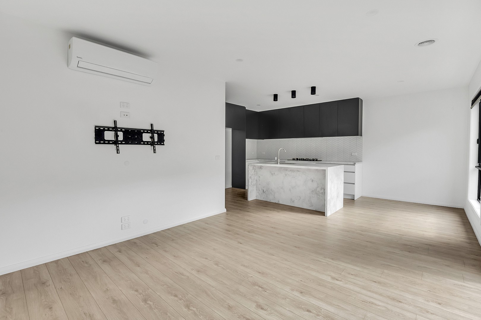 166 Grevillea Street, Craigieburn, VIC 3064, Craigieburn - Thumbnail 4