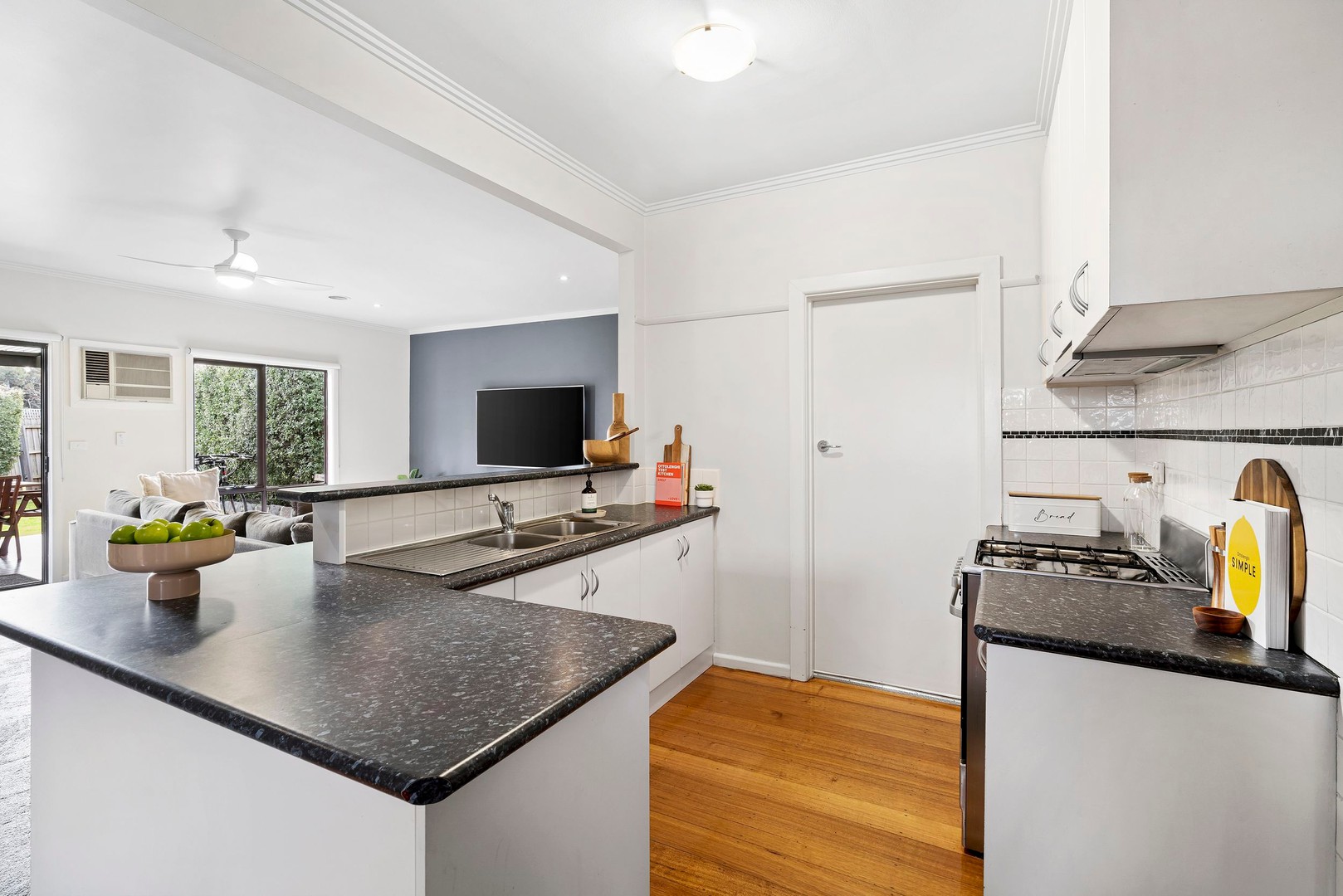 166 Halsey Road, Airport West, VIC 3042, Airport West - Thumbnail 3