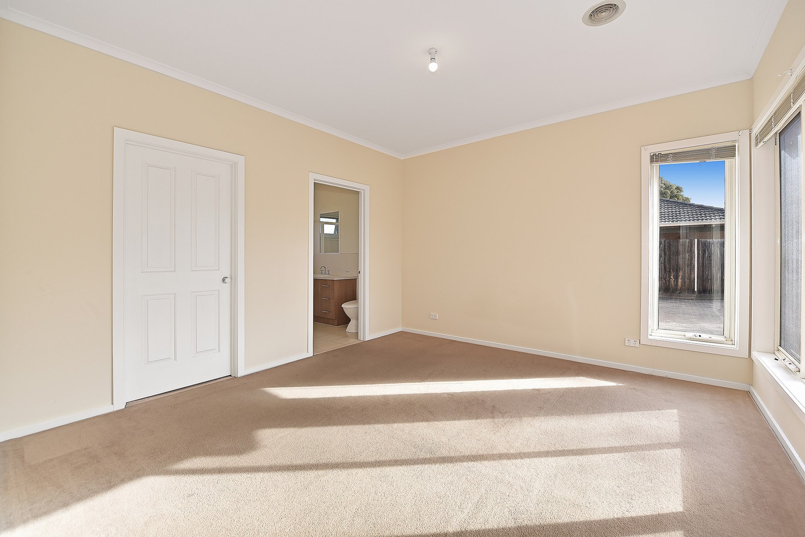 16A Cresswold Avenue, Avondale Heights, VIC 3034, Avondale Heights - Thumbnail 2
